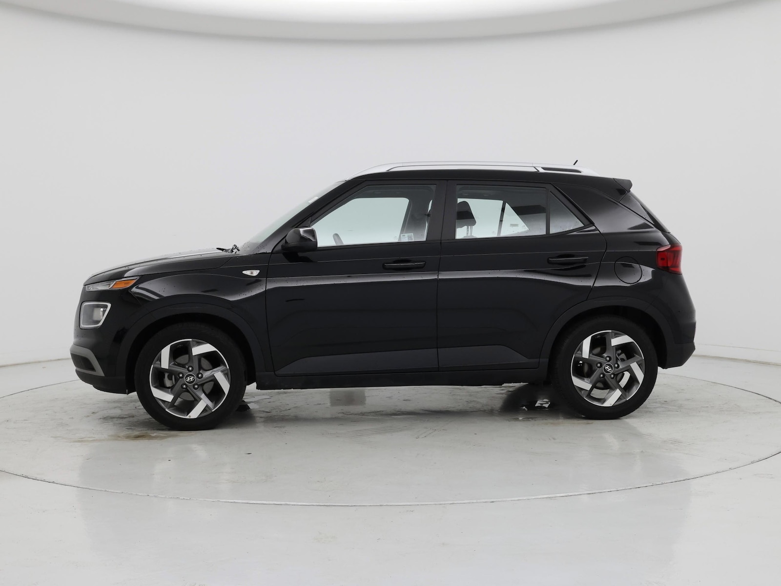 2025 Hyundai Venue SEL - Photo 4
