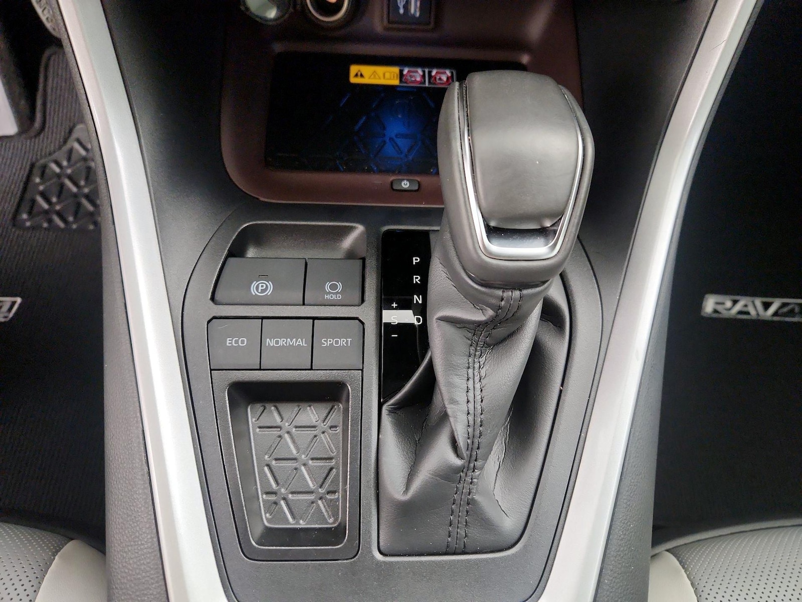2025 Toyota RAV4 Limited - Photo 18
