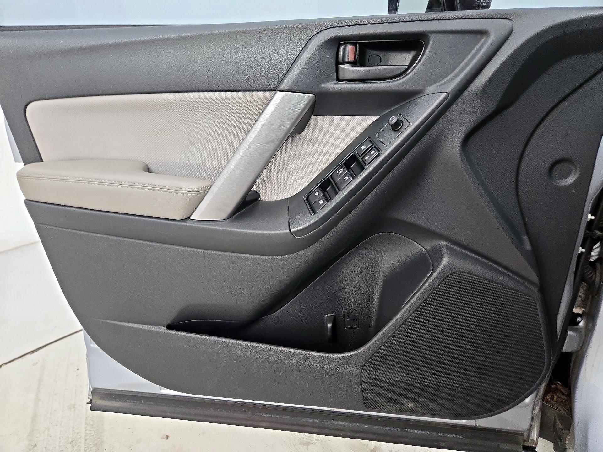 Thumbnail: 2016 Subaru Forester - 12