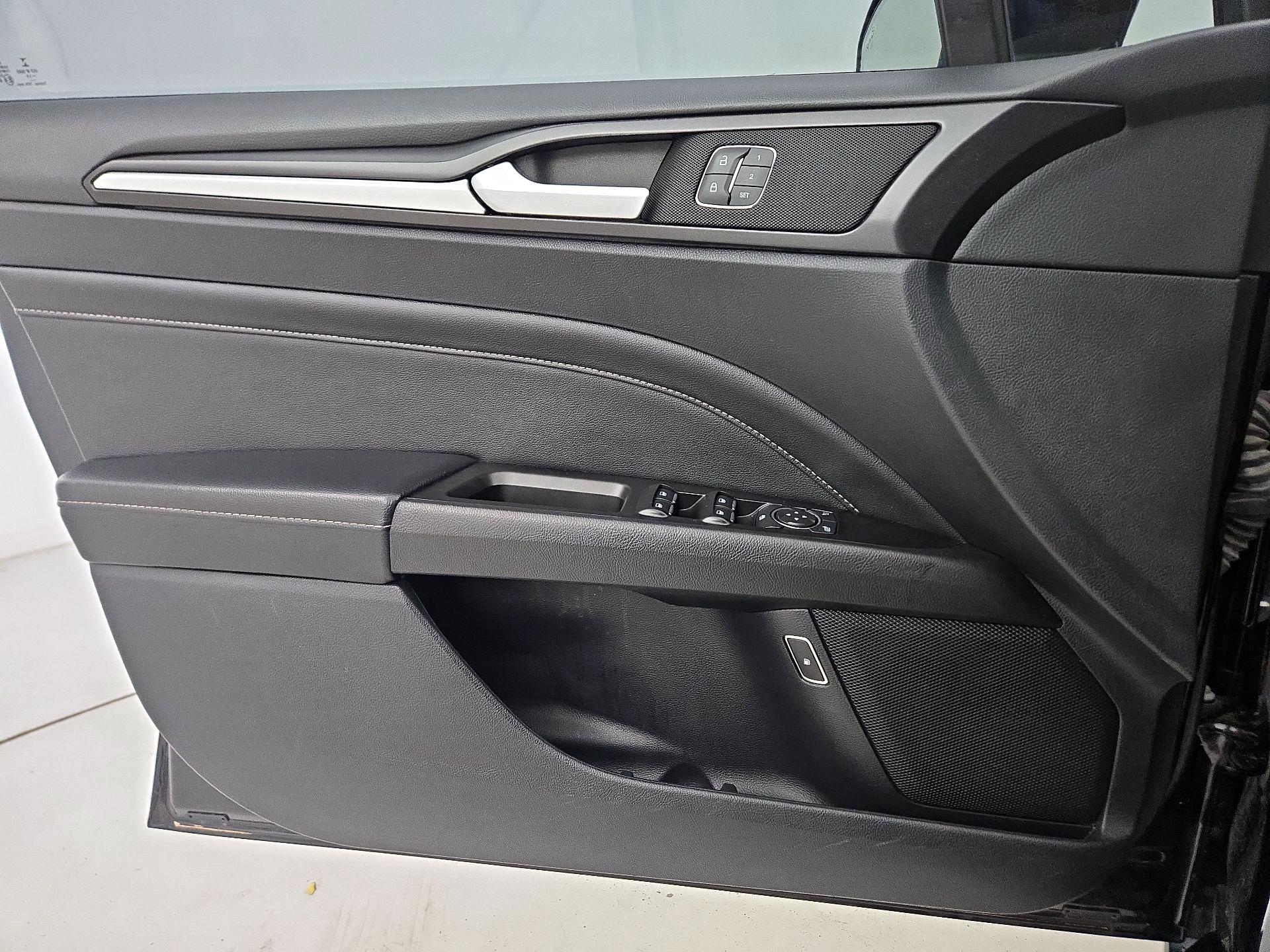 Thumbnail: 2019 Ford Fusion - 12