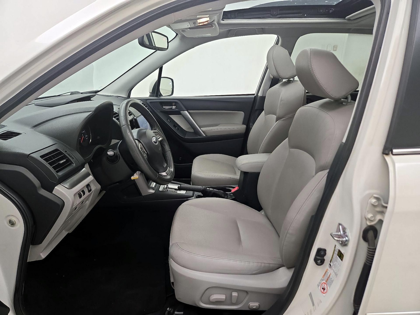 2015 Subaru Forester i Limited - Photo 12