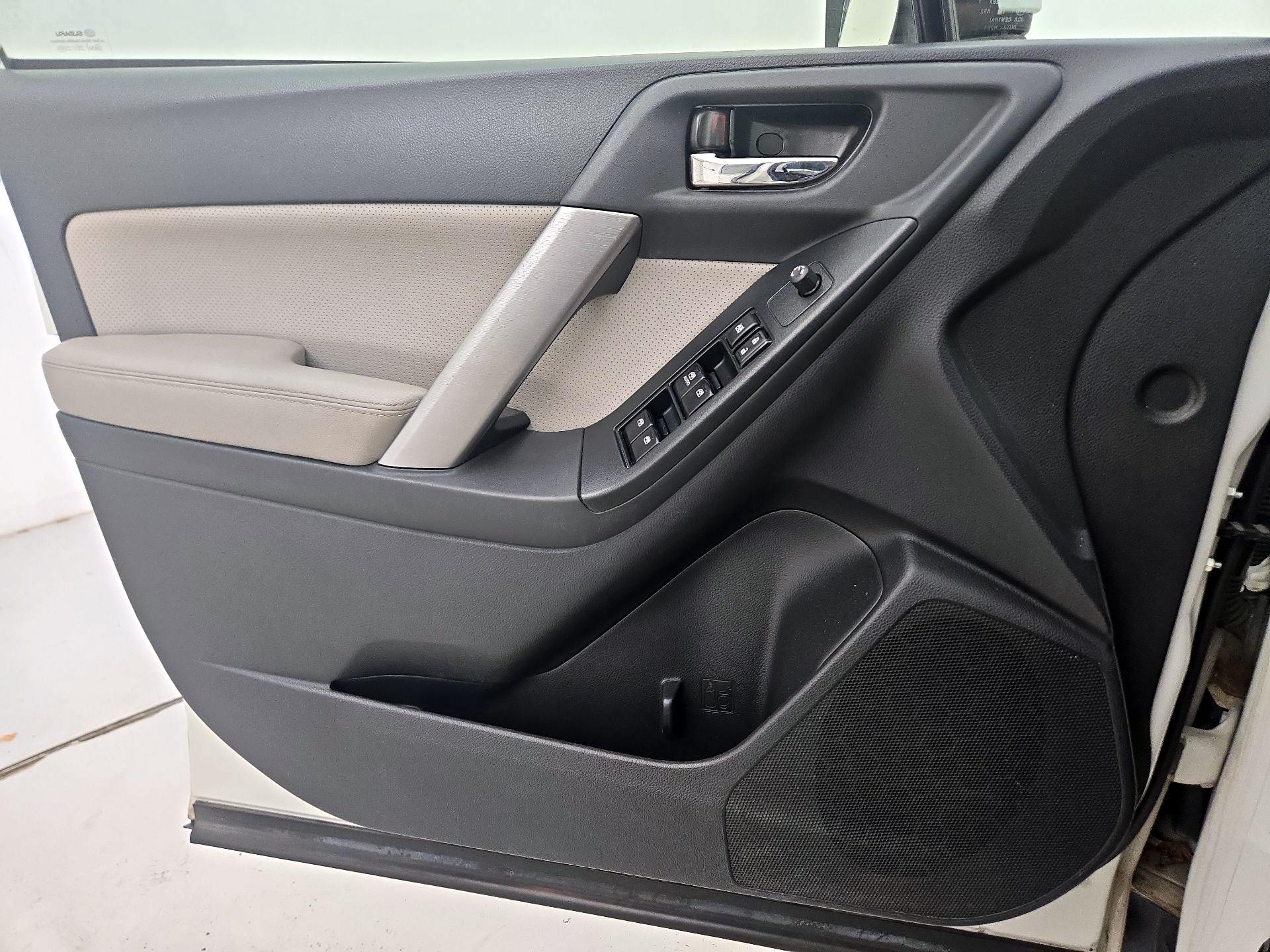 Thumbnail: 2015 Subaru Forester - 12