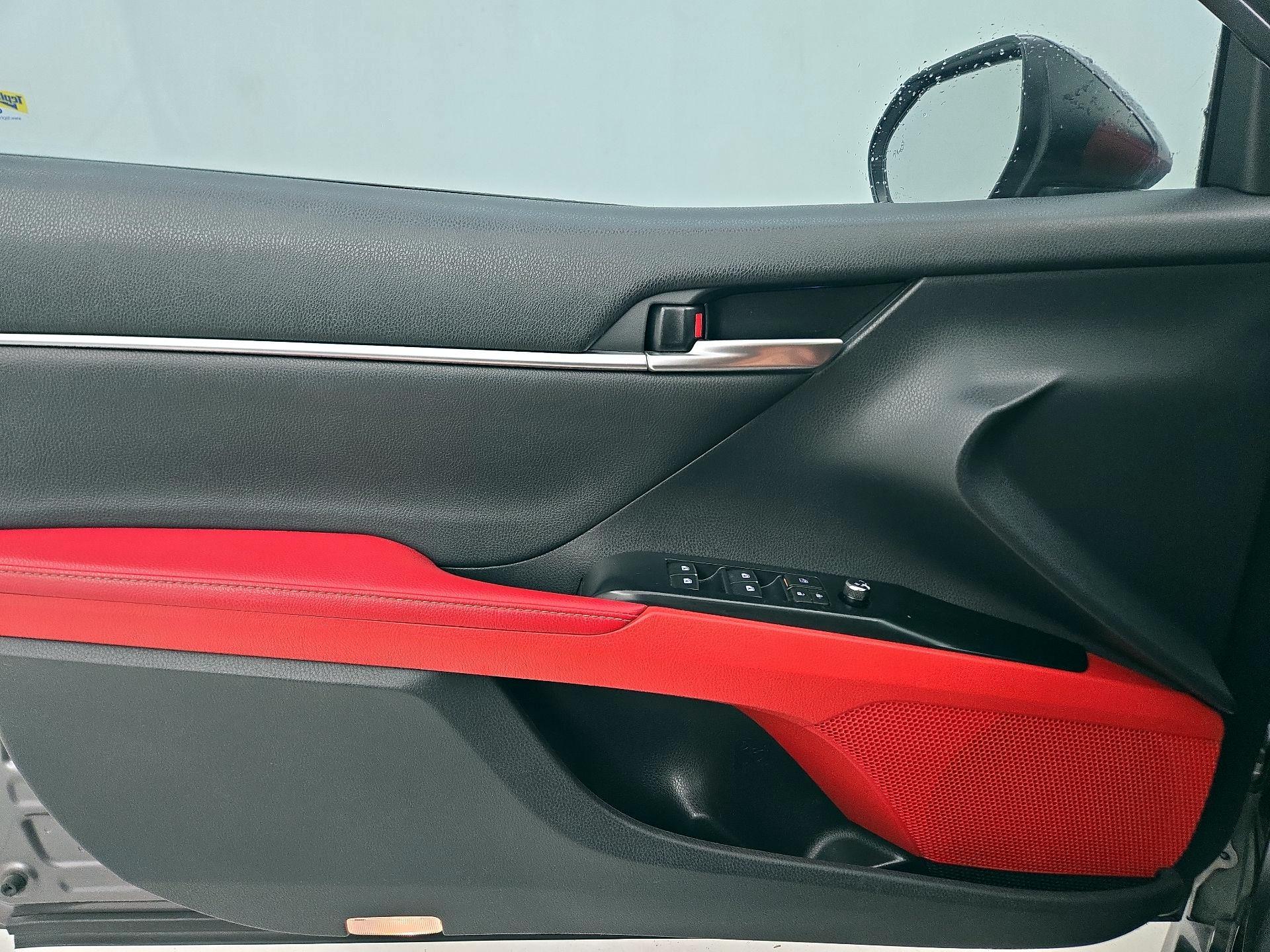 Thumbnail: 2019 Toyota Camry - 12