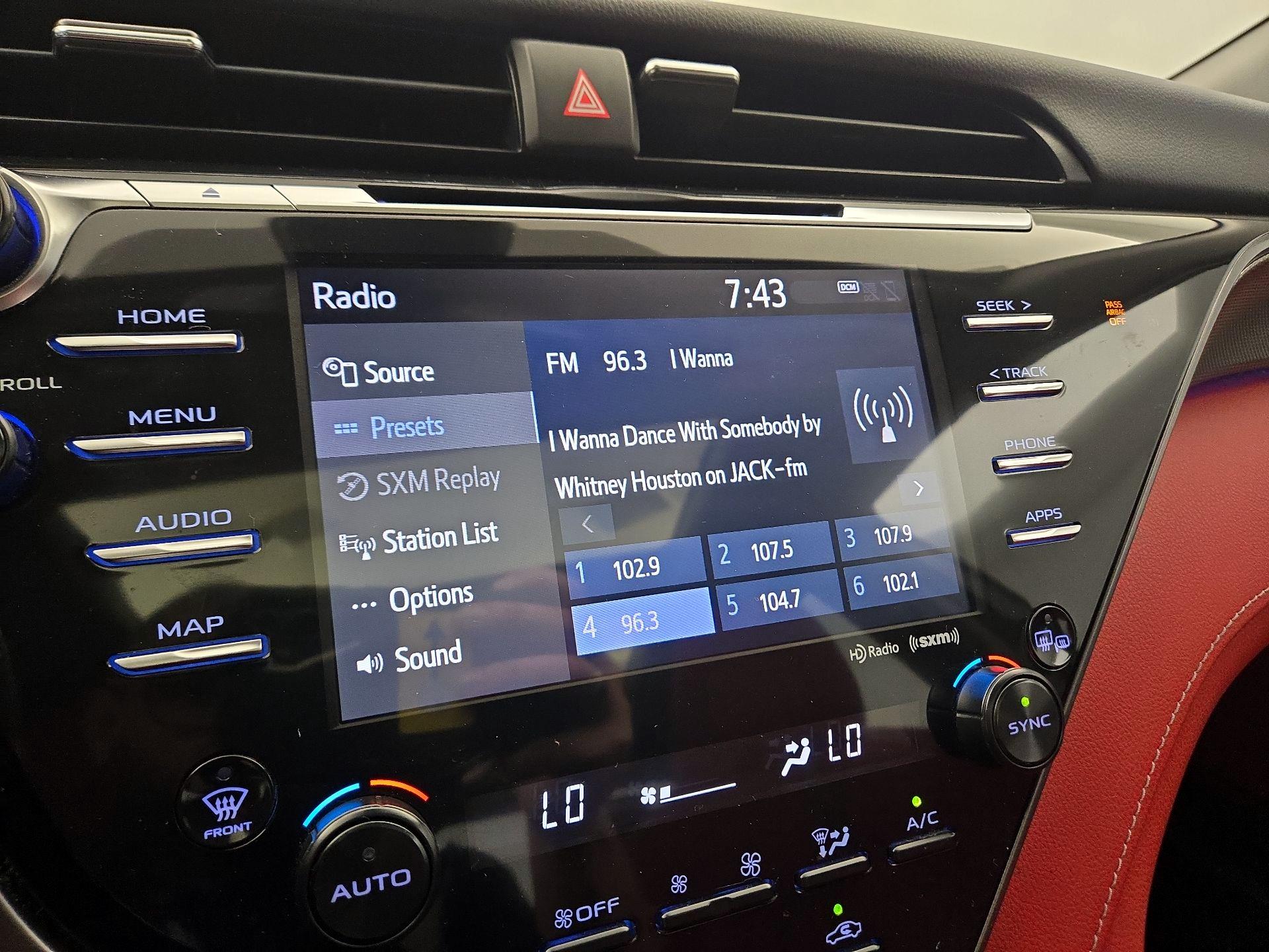 Thumbnail: 2019 Toyota Camry - 15