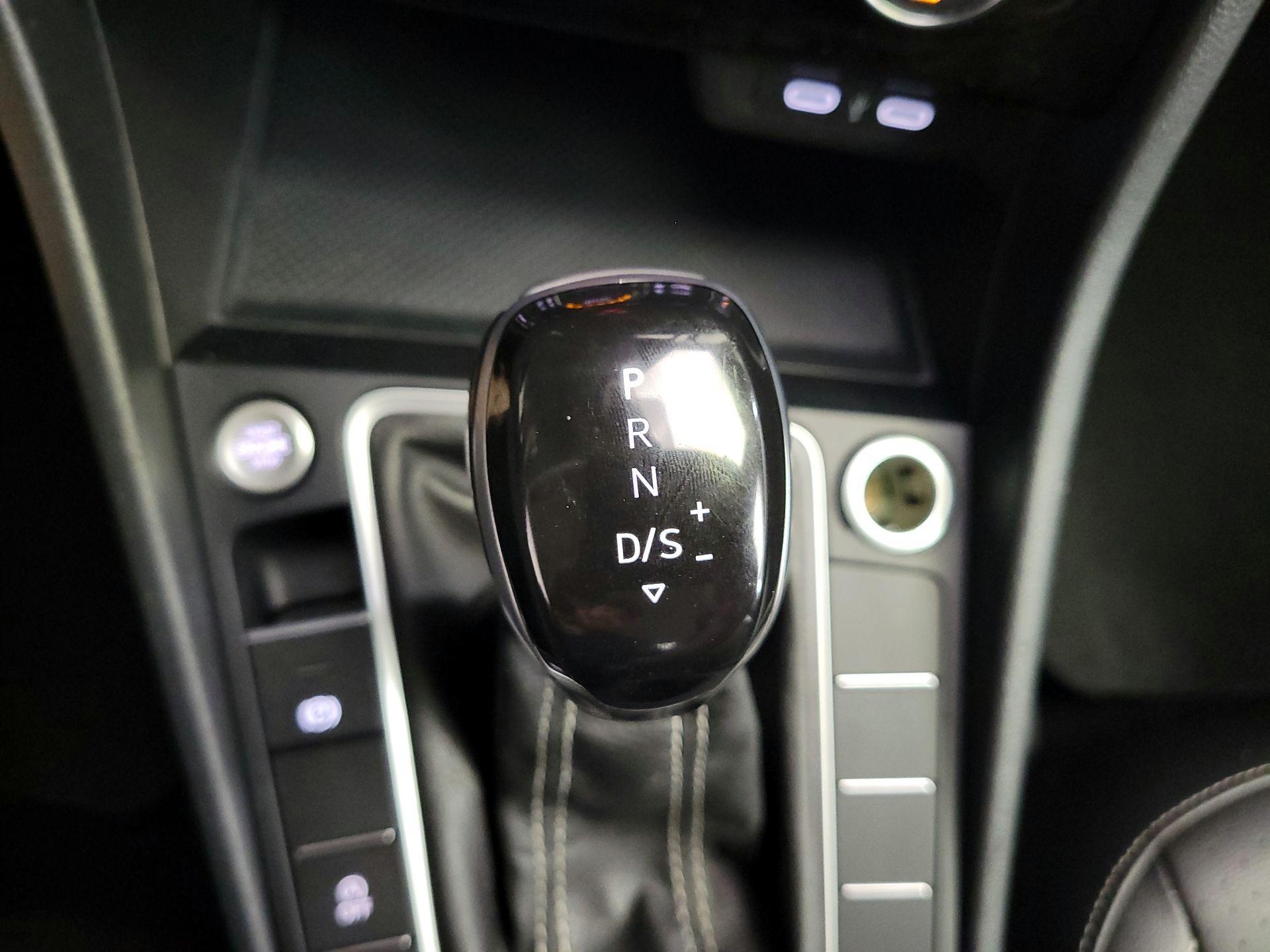 Thumbnail: 2024 Volkswagen Jetta - 17