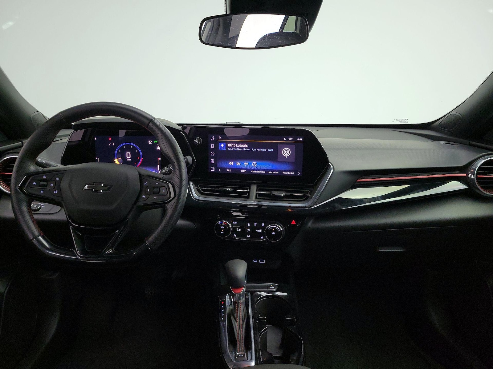 2025 Chevrolet Trax RS - Photo 10
