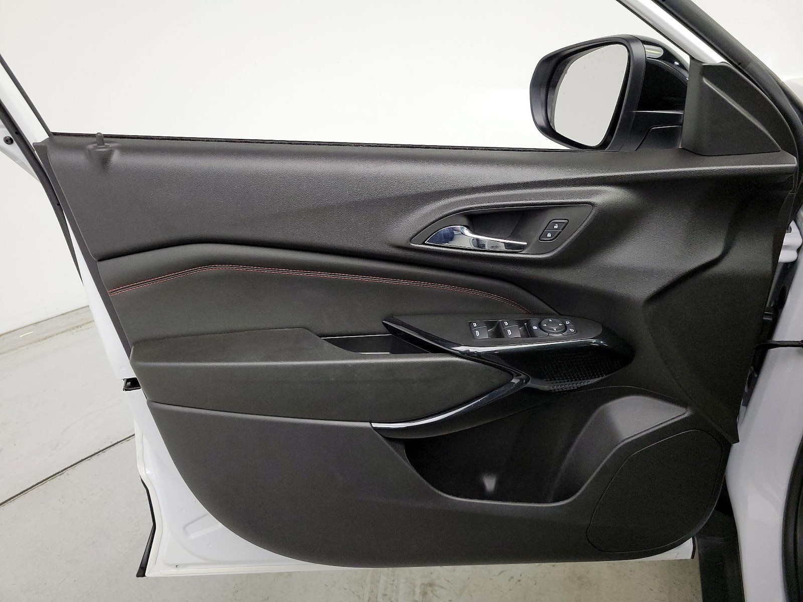 2025 Chevrolet Trax RS - Photo 13