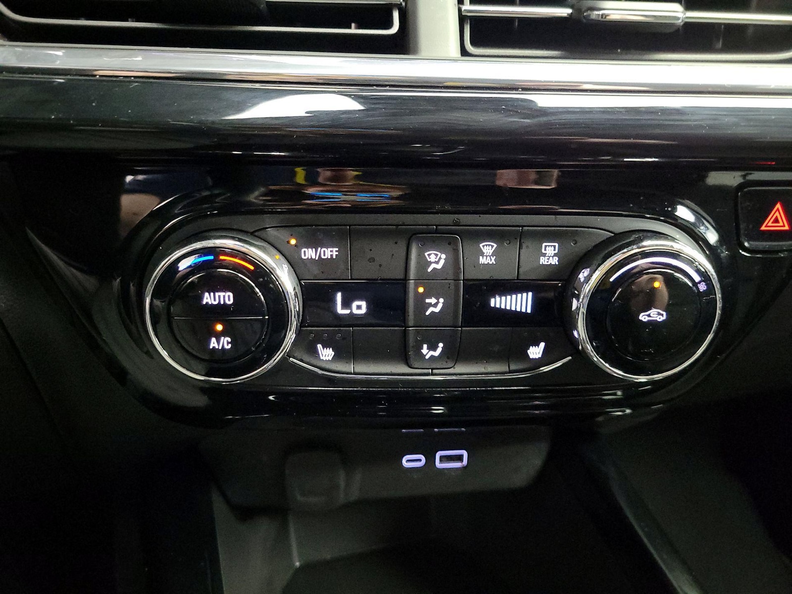 2025 Chevrolet Trax RS - Photo 17