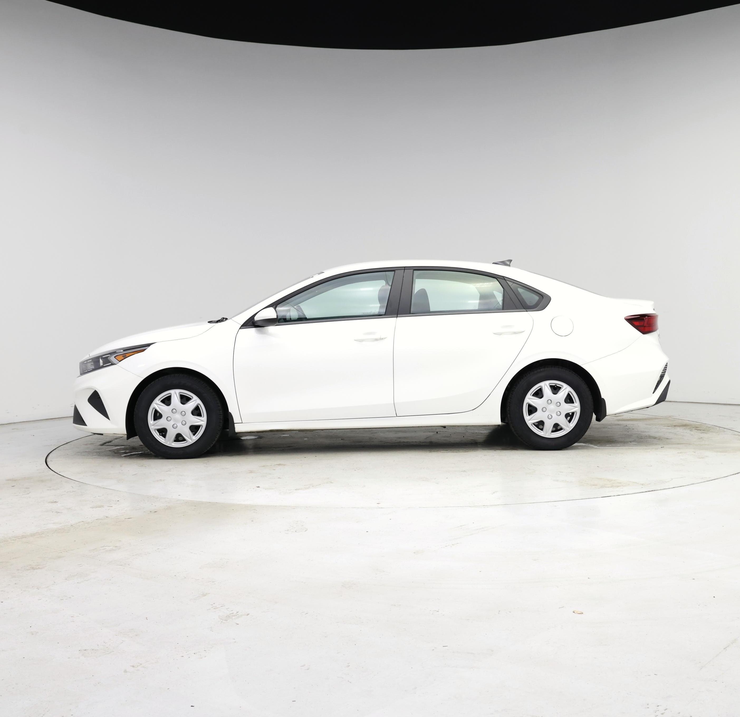 Thumbnail: 2024 Kia Forte - 3
