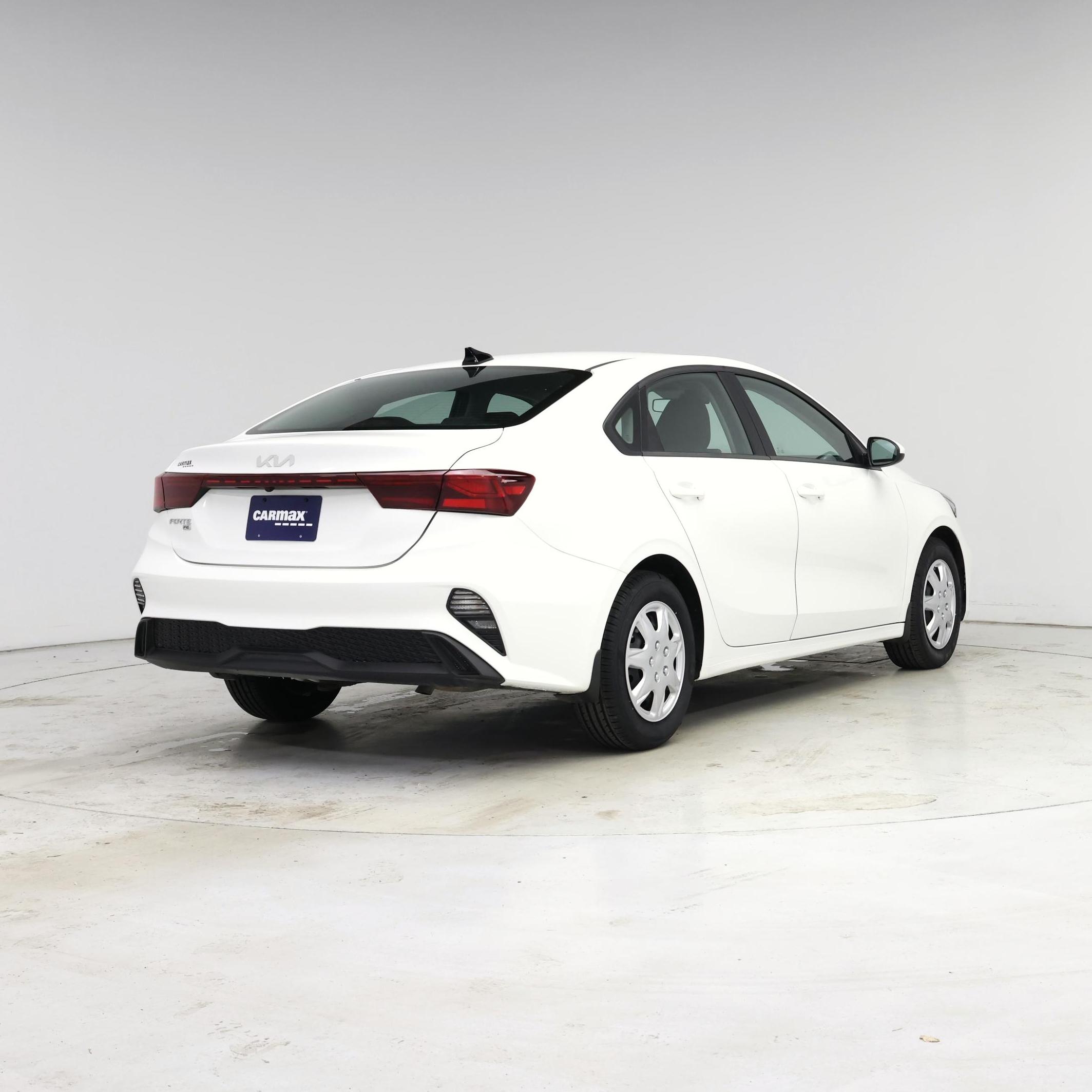 Thumbnail: 2024 Kia Forte - 8