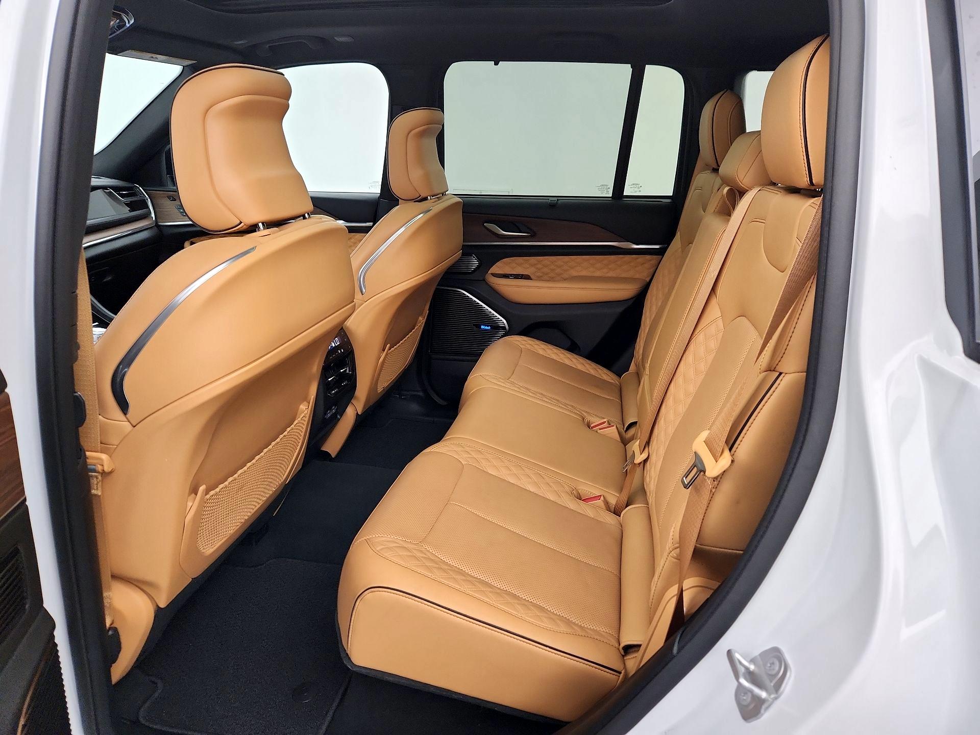 Thumbnail: 2023 Jeep Grand Cherokee - 19