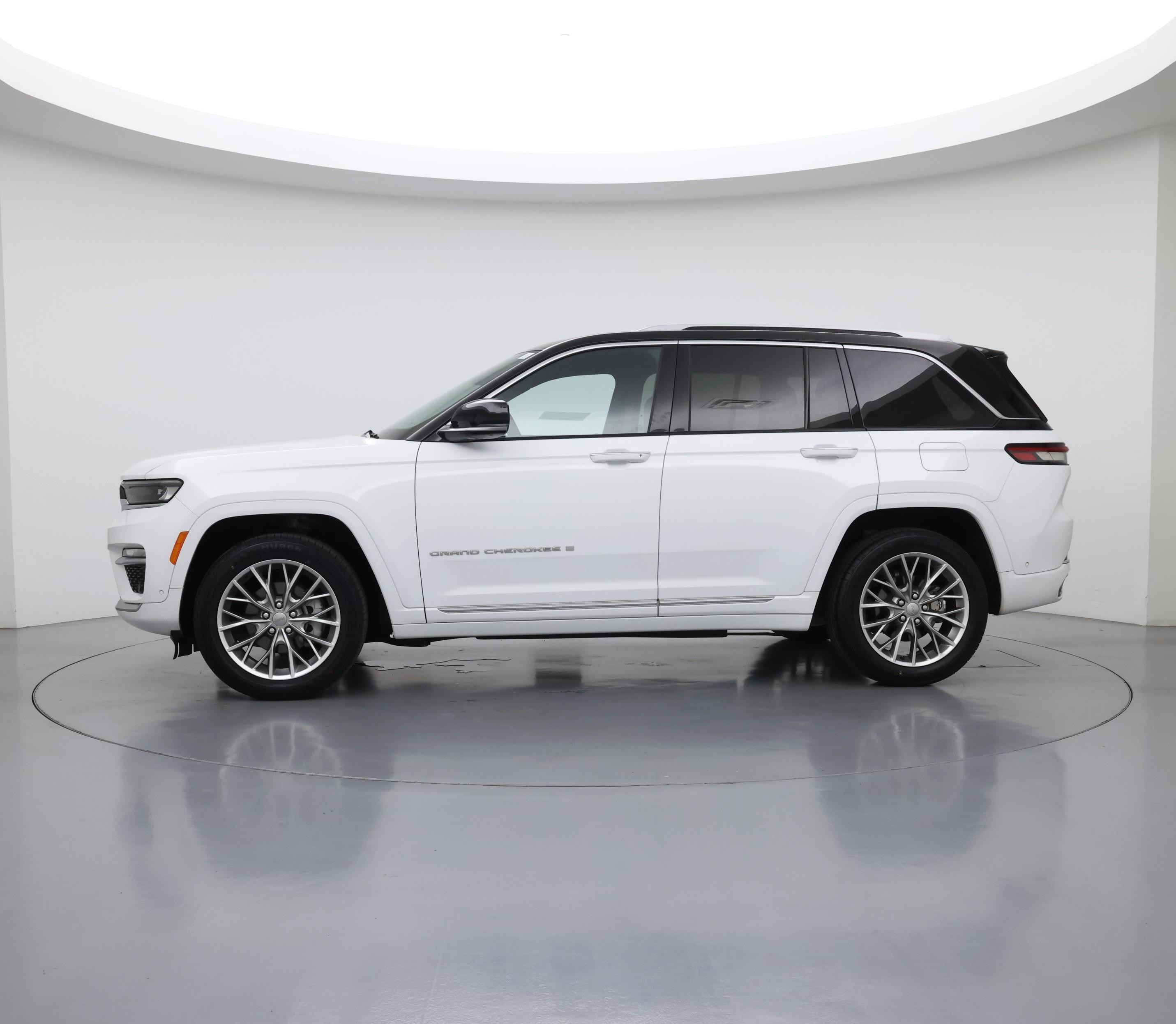 Thumbnail: 2023 Jeep Grand Cherokee - 3