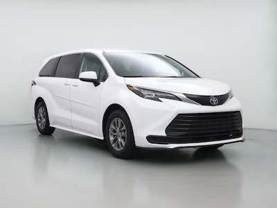 2025 Toyota Sienna LE