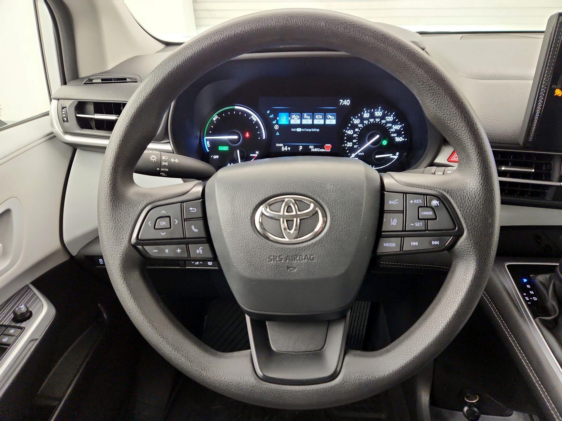 Thumbnail: 2025 Toyota Sienna - 10