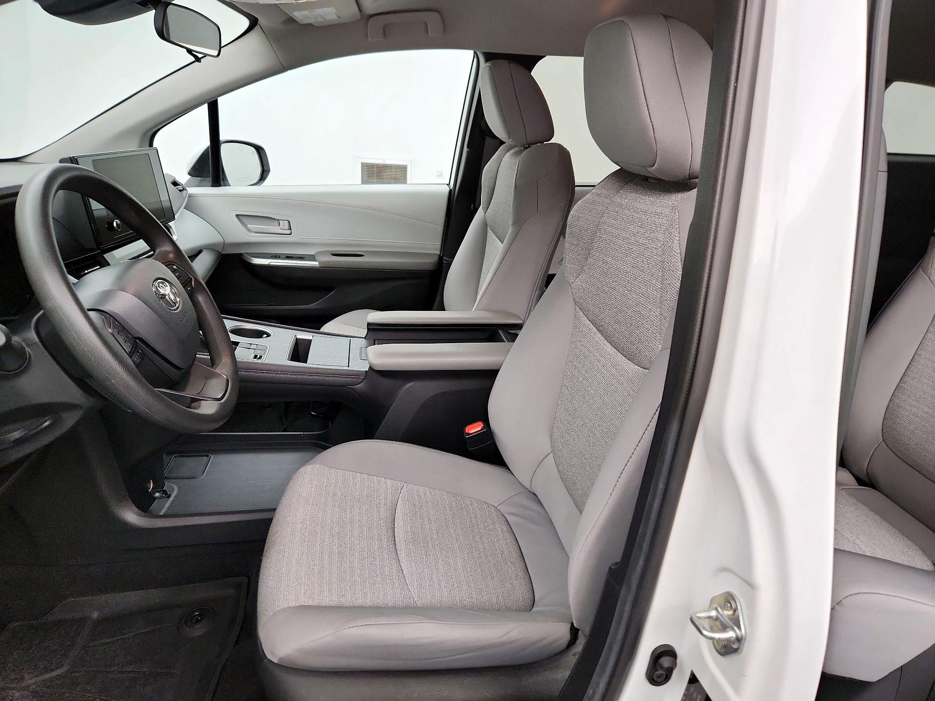 Thumbnail: 2025 Toyota Sienna - 11