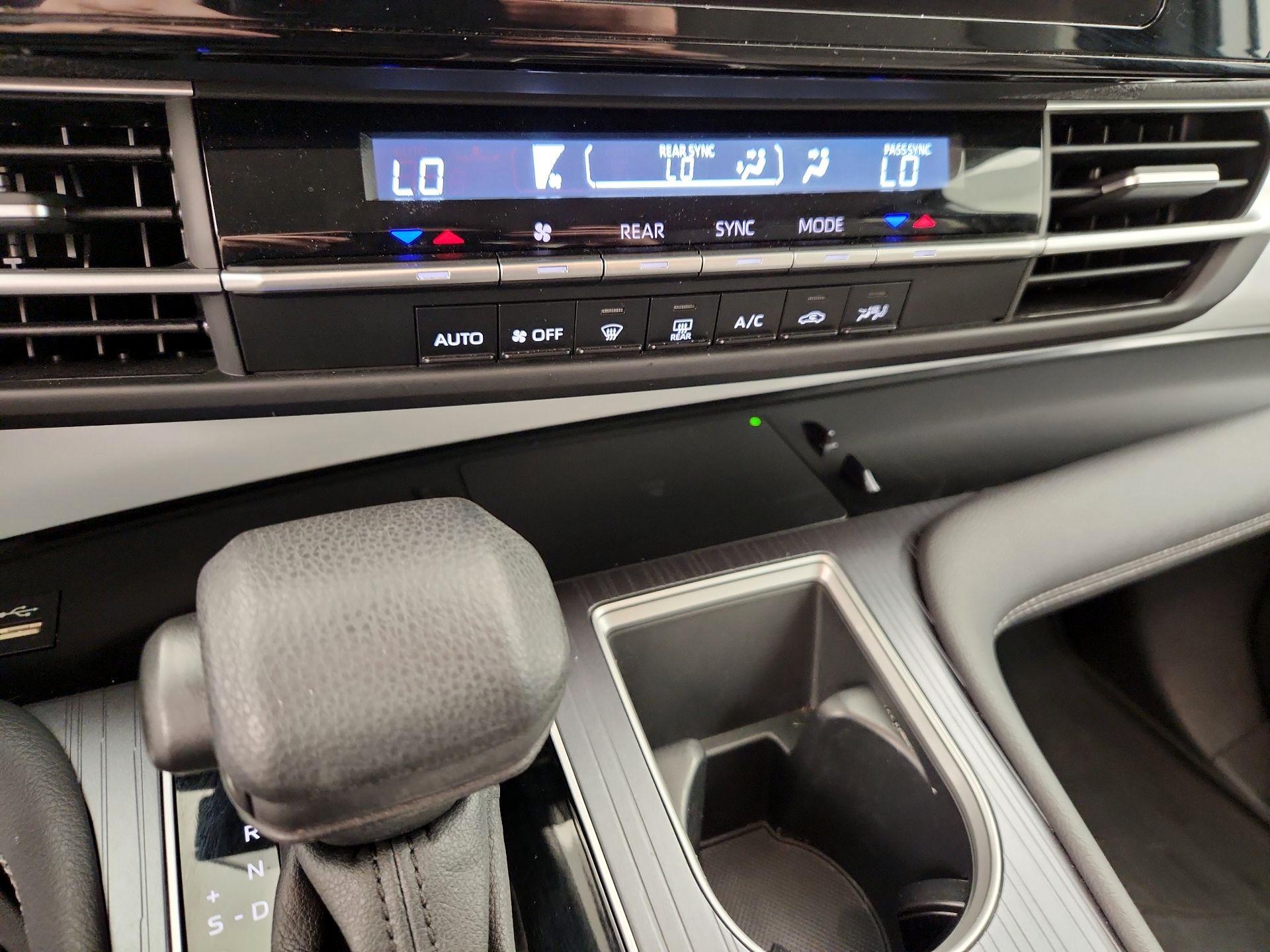 Thumbnail: 2025 Toyota Sienna - 16