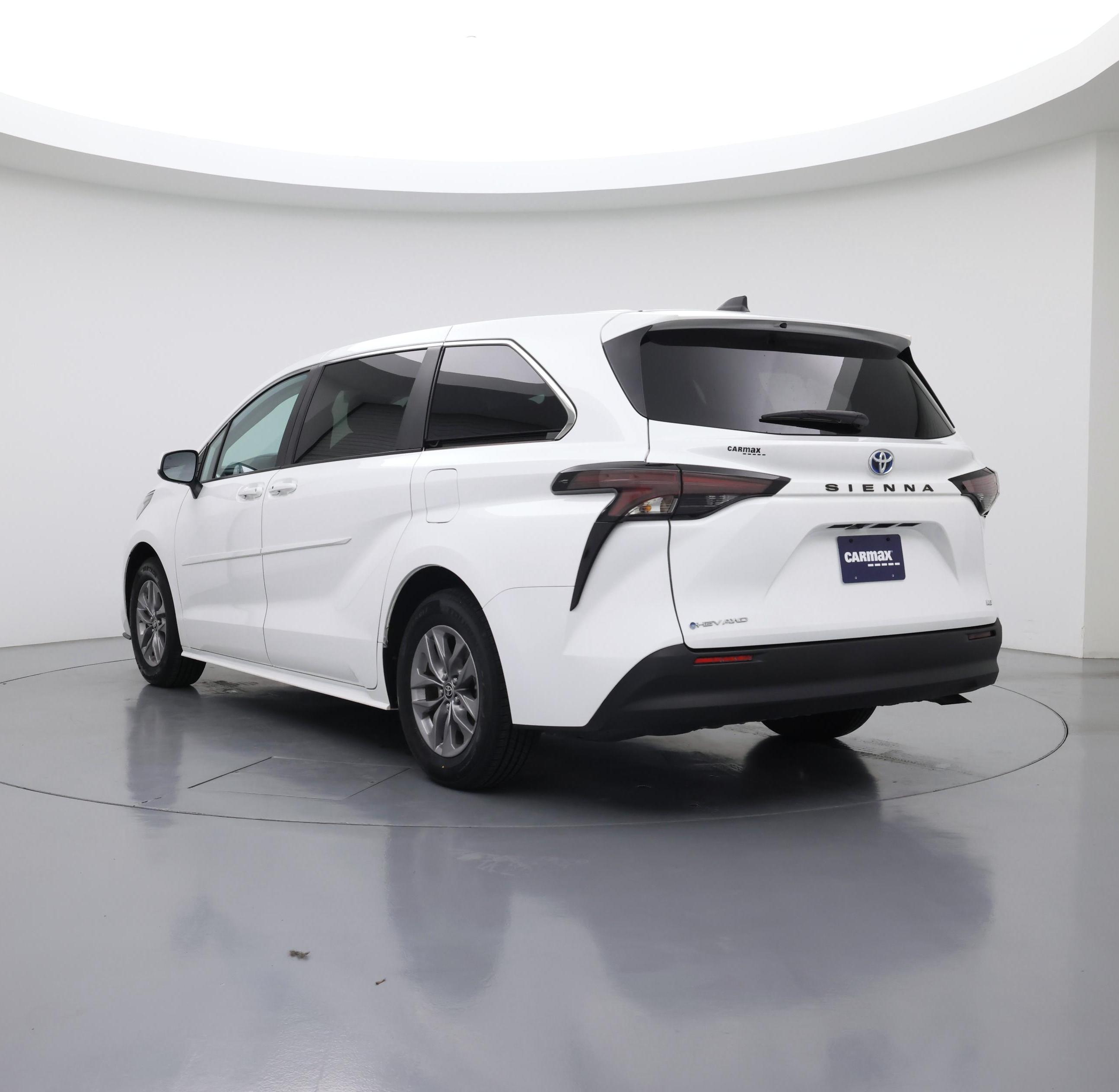 Thumbnail: 2025 Toyota Sienna - 2