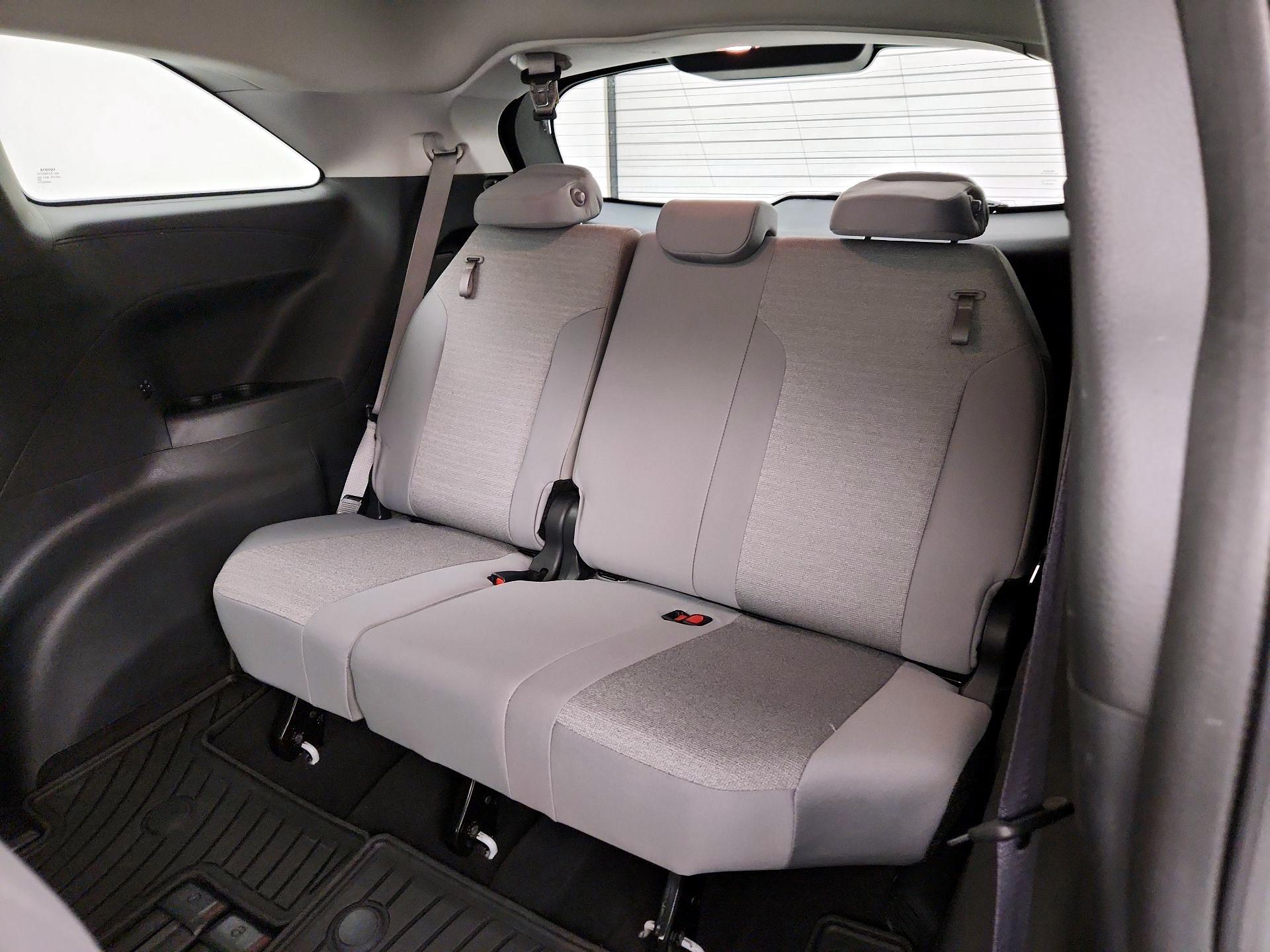 Thumbnail: 2025 Toyota Sienna - 20