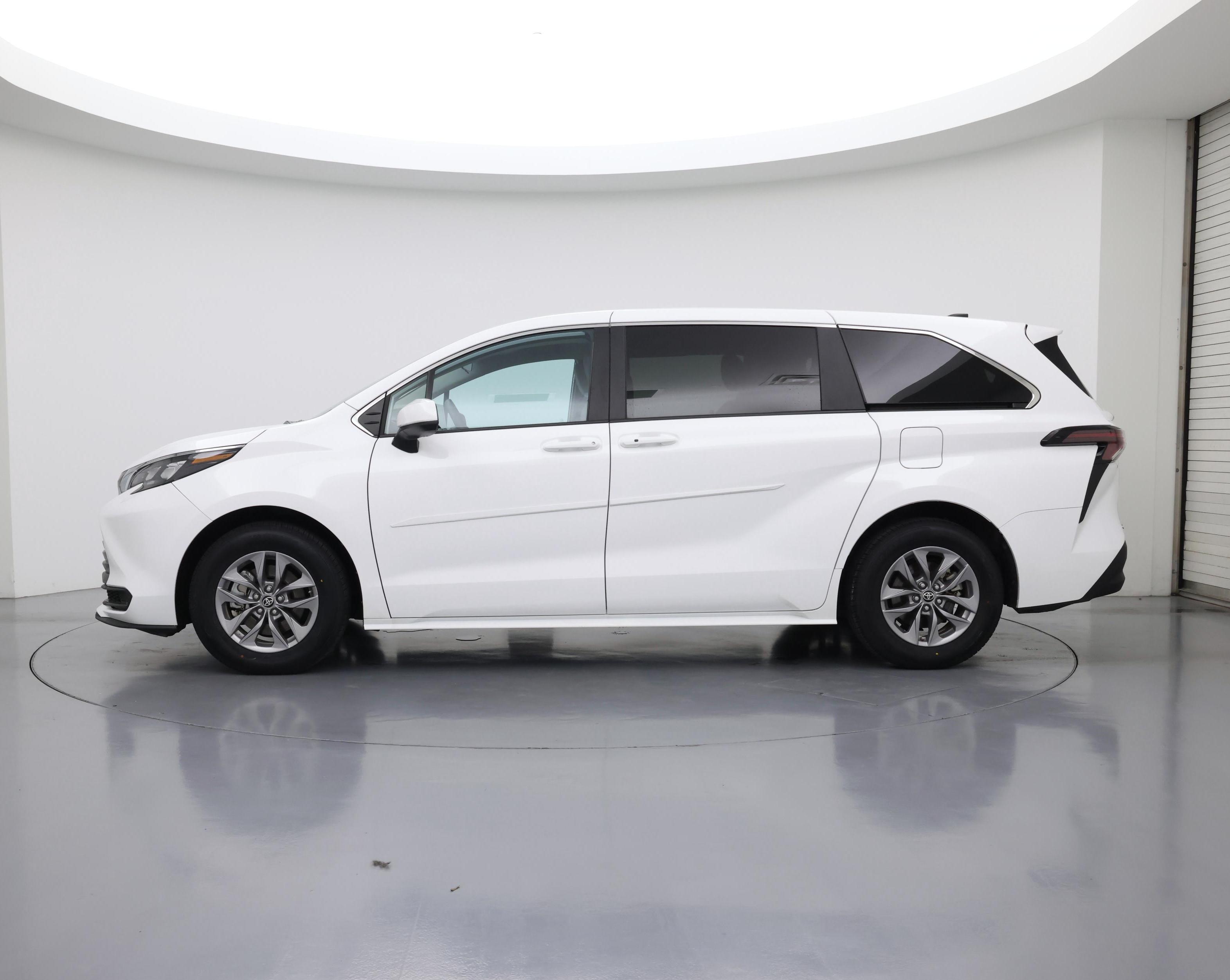 Thumbnail: 2025 Toyota Sienna - 3