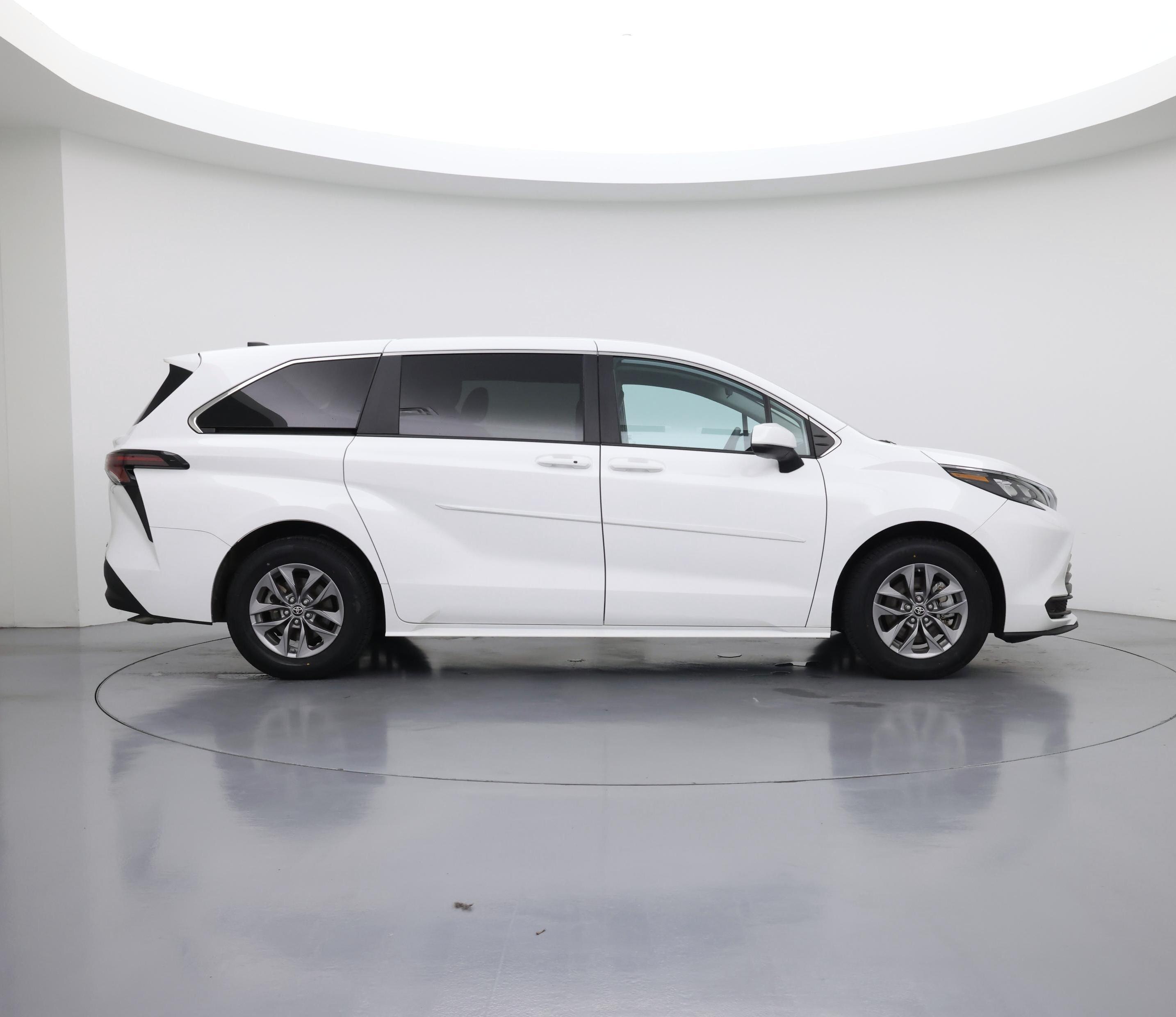 Thumbnail: 2025 Toyota Sienna - 7