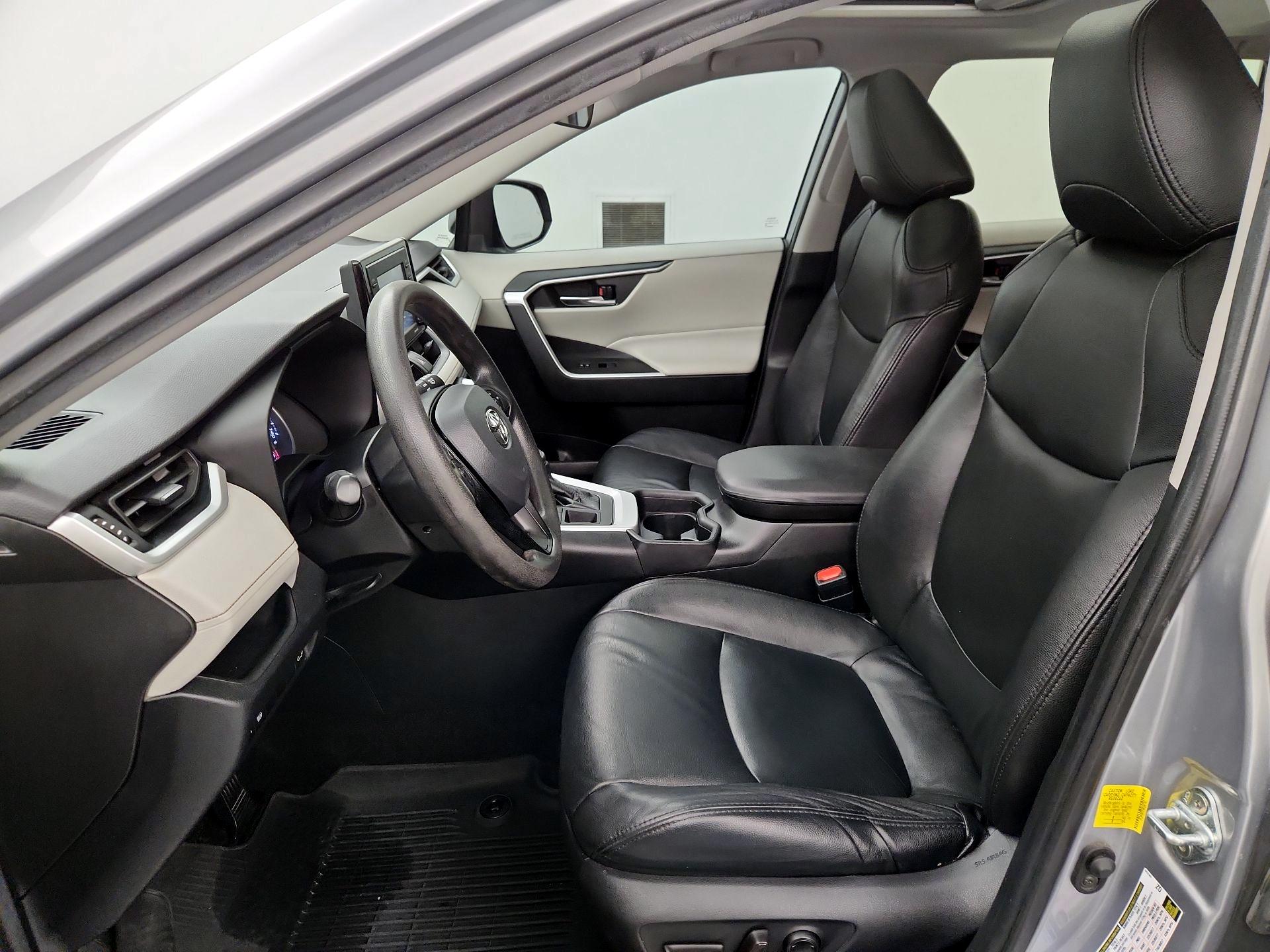 Thumbnail: 2021 Toyota RAV4 - 11
