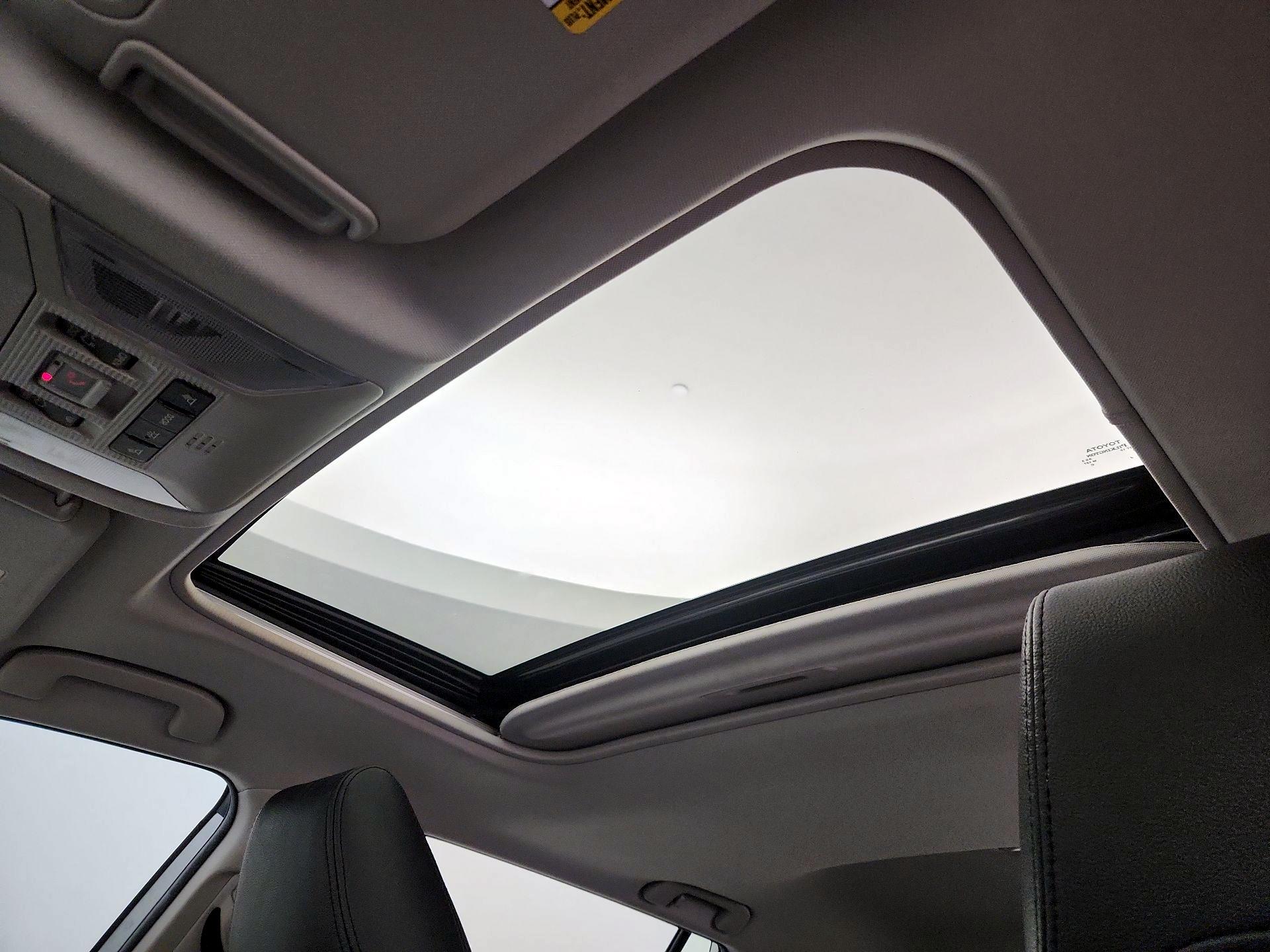 Thumbnail: 2021 Toyota RAV4 - 19