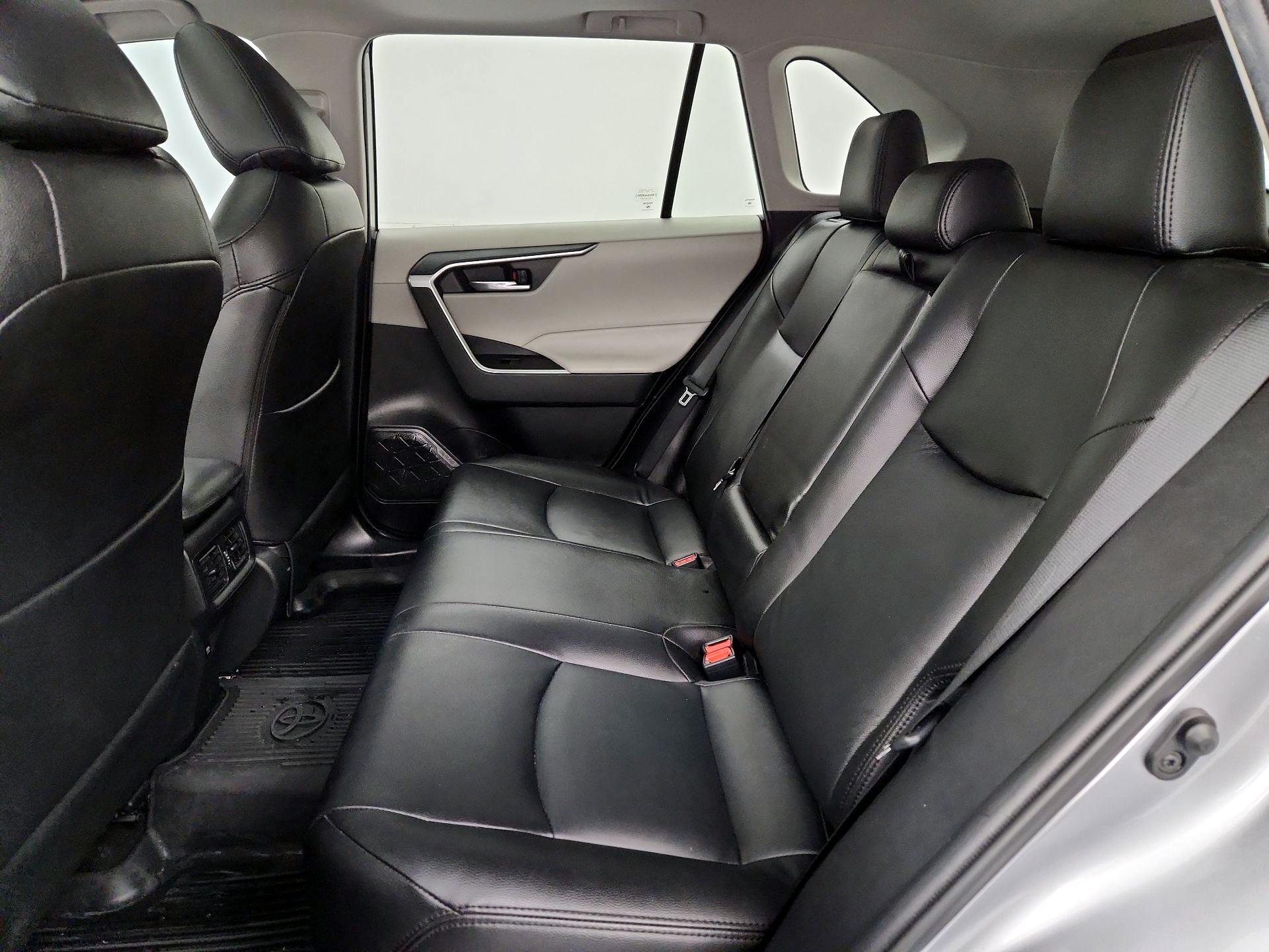 Thumbnail: 2021 Toyota RAV4 - 20