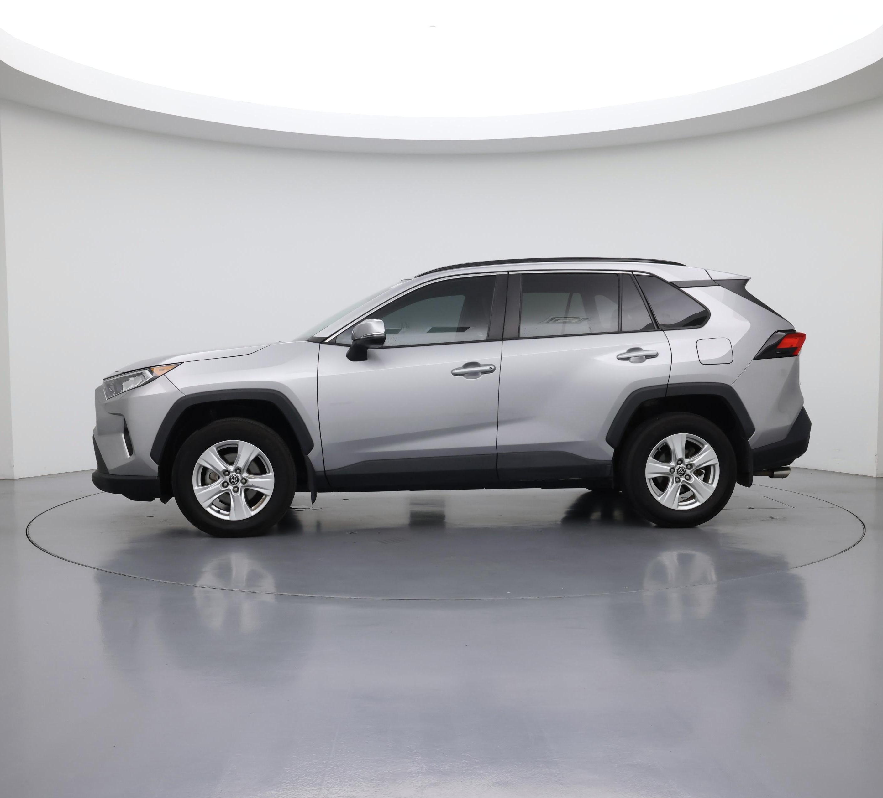 Thumbnail: 2021 Toyota RAV4 - 3