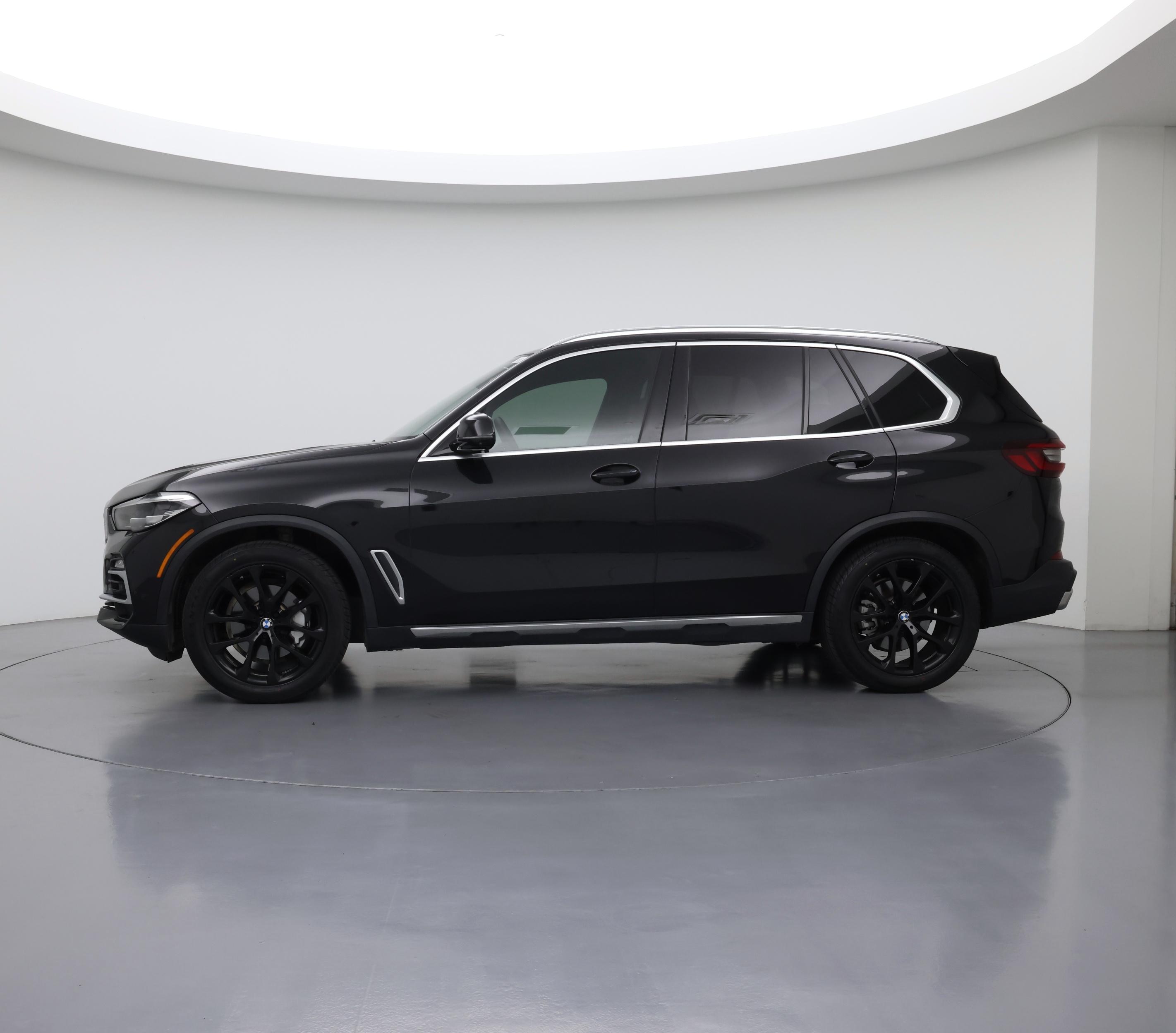 Thumbnail: 2021 BMW X5 - 3