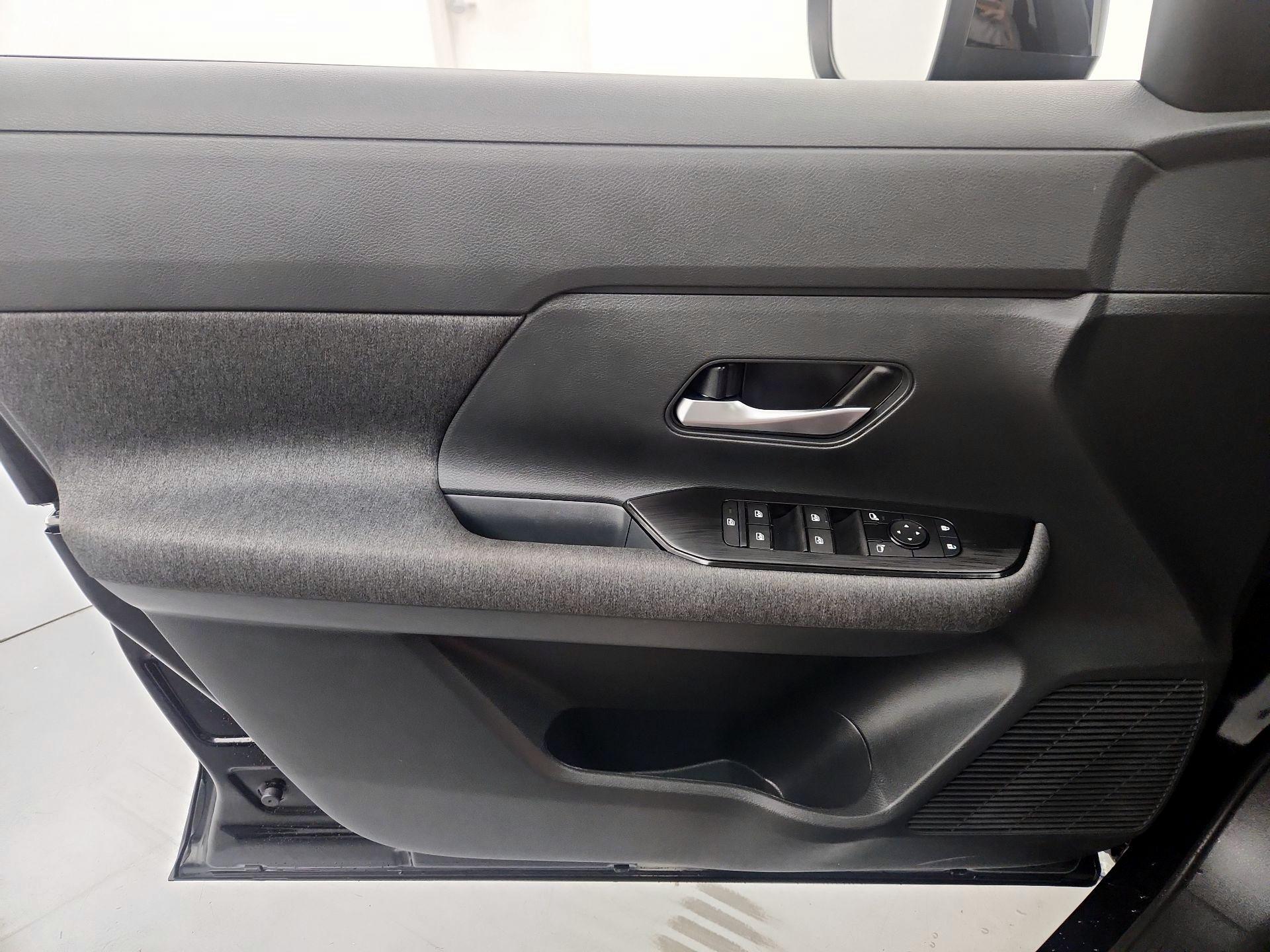 Thumbnail: 2026 Nissan Kicks - 12