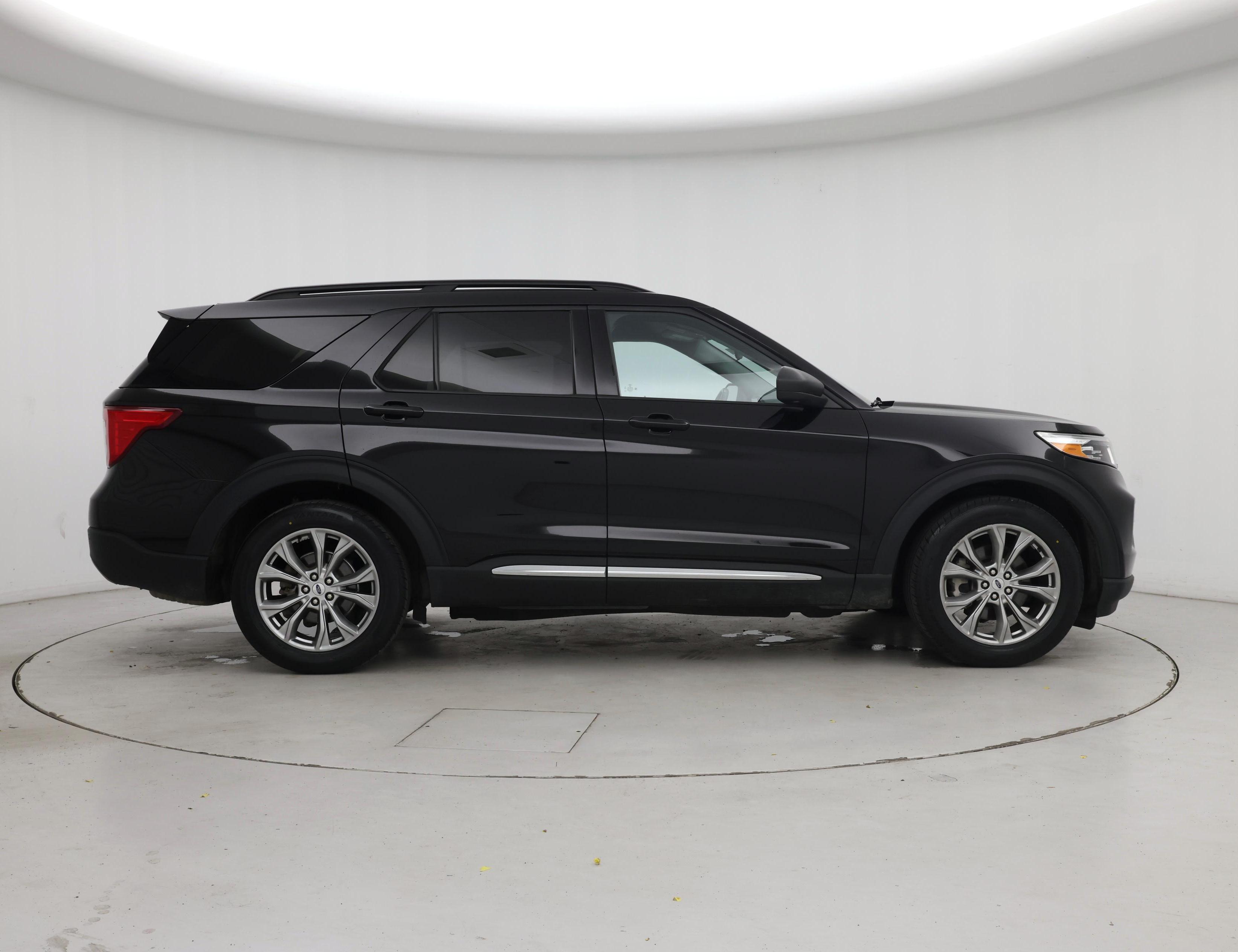Thumbnail: 2023 Ford Explorer - 7