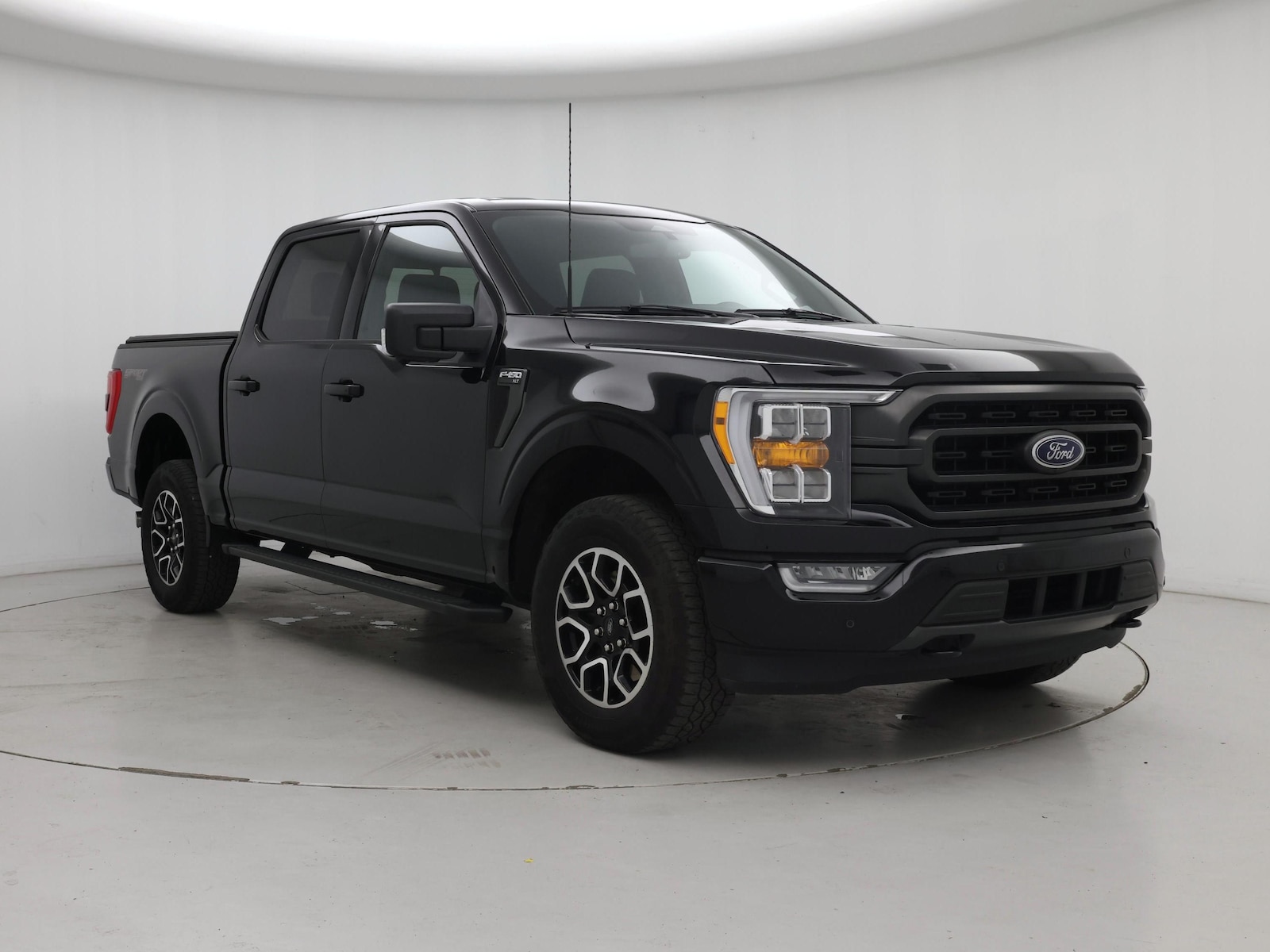 2023 Ford F-150 XLT - Photo 2