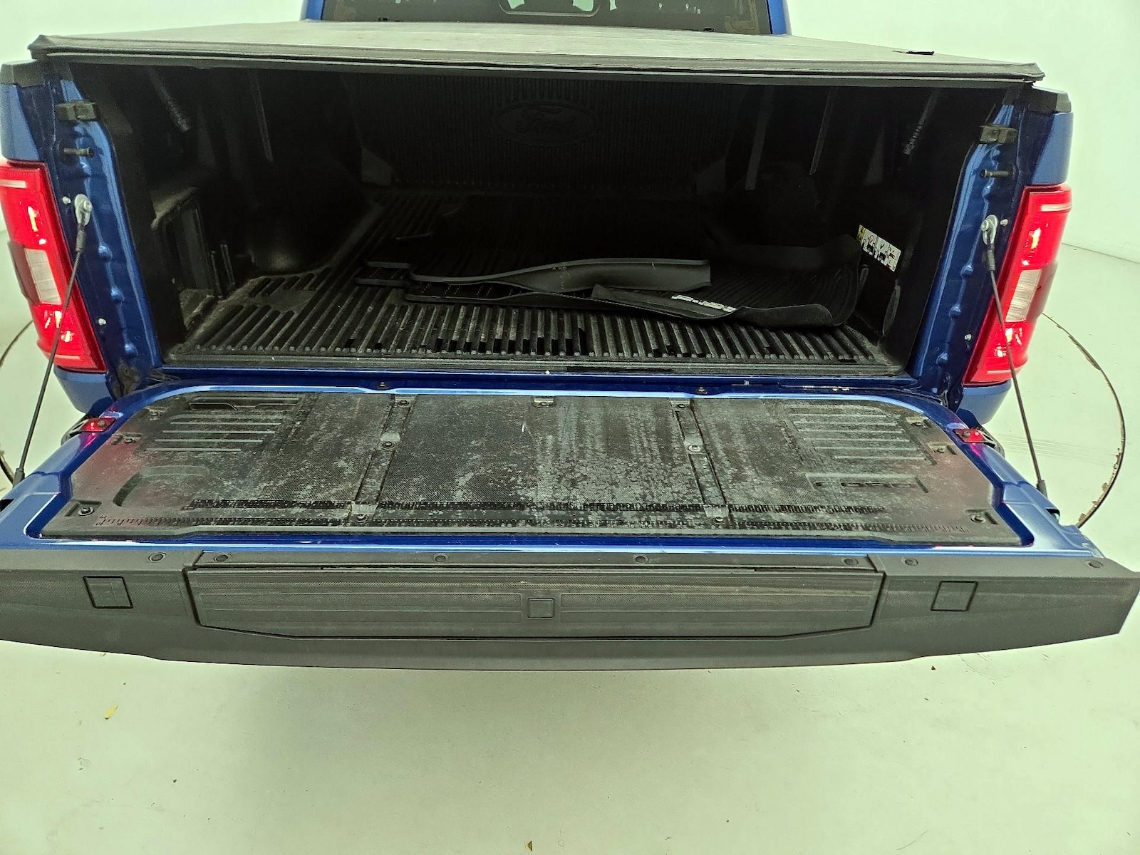 2023 Ford F-150 XLT - Photo 23