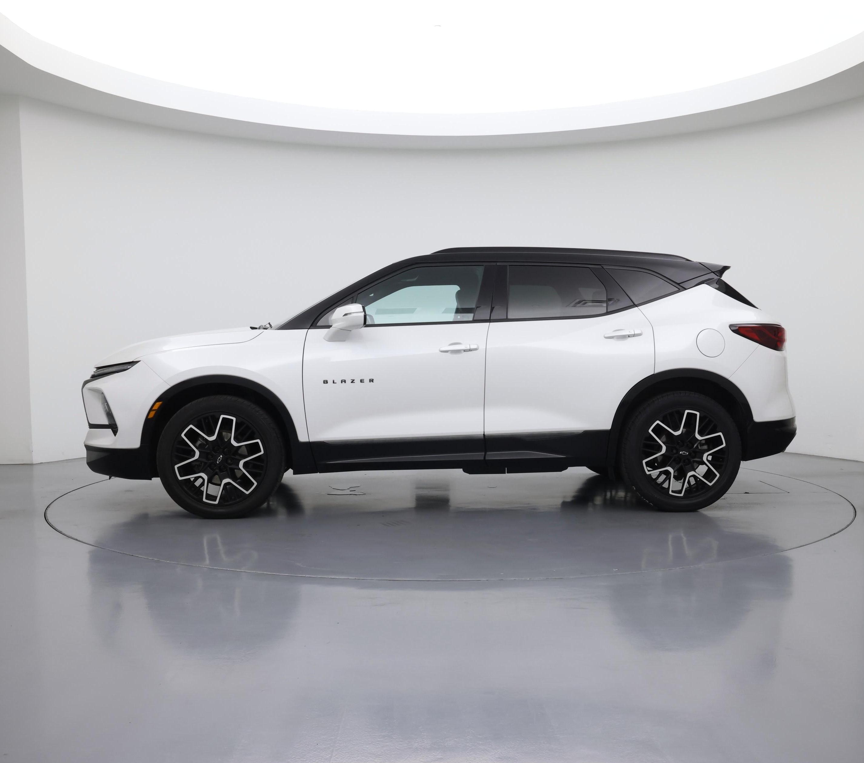 Thumbnail: 2023 Chevrolet Blazer - 3