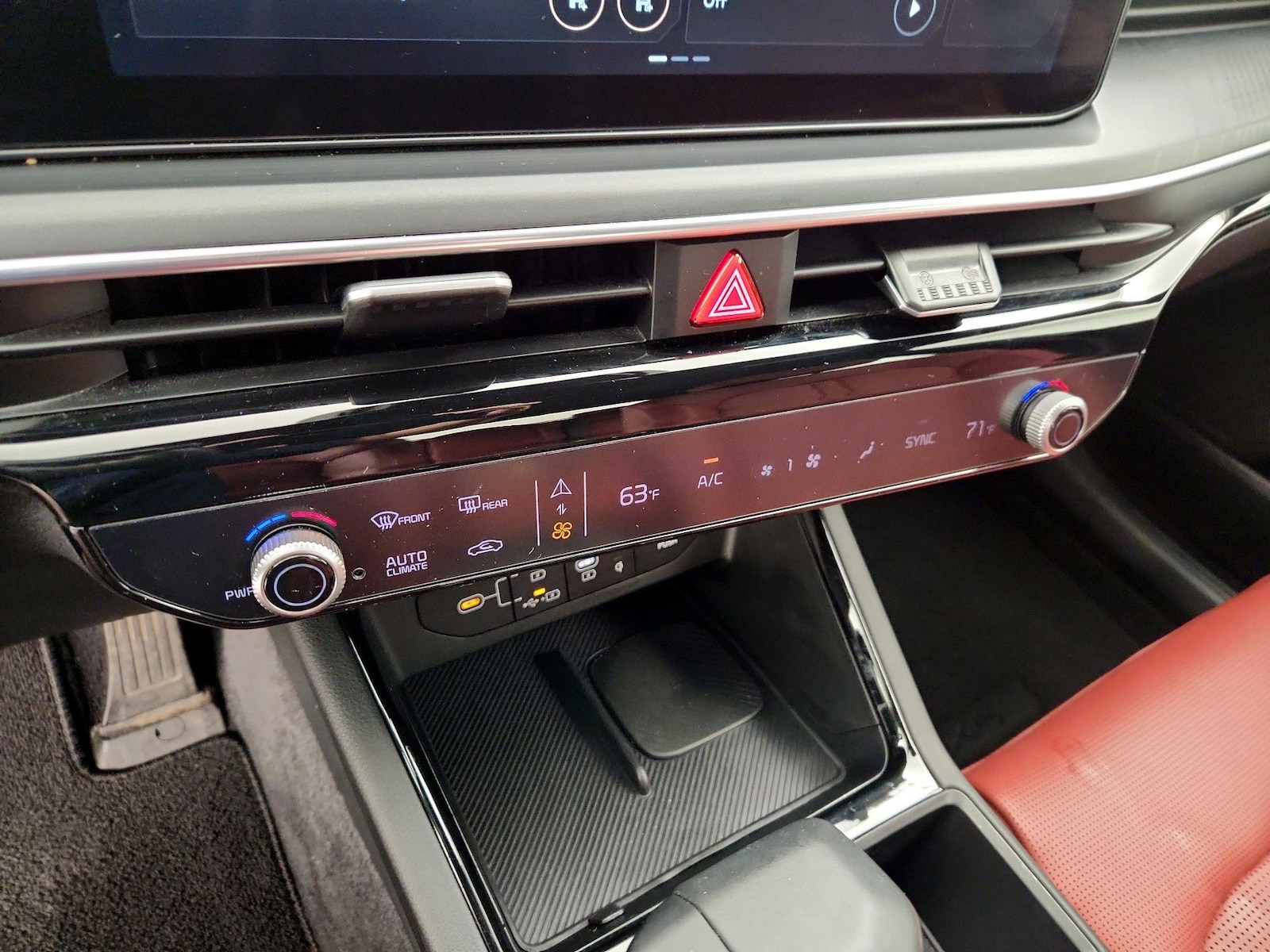 2025 Kia K5 GT-Line - Photo 18
