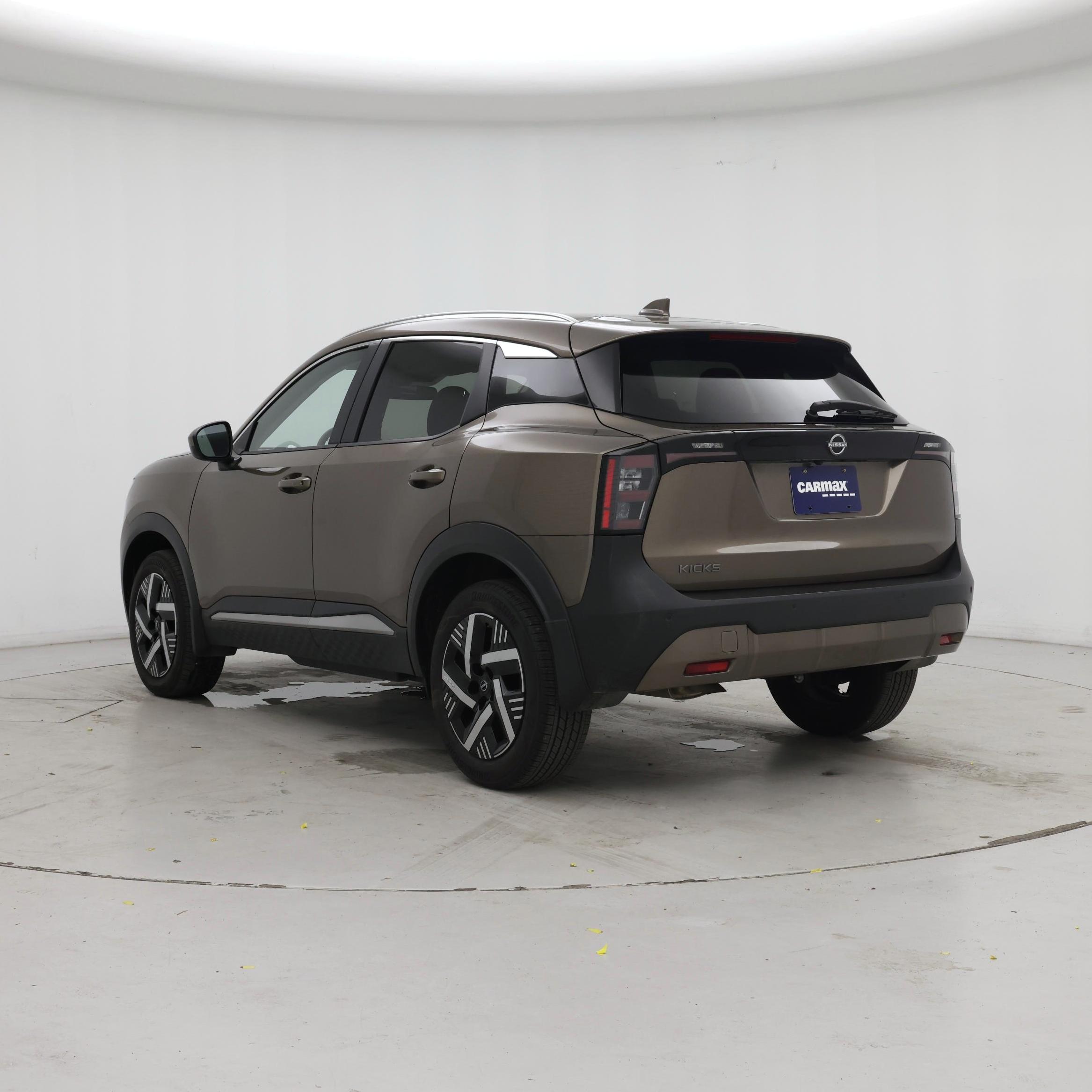 Thumbnail: 2025 Nissan Kicks - 2