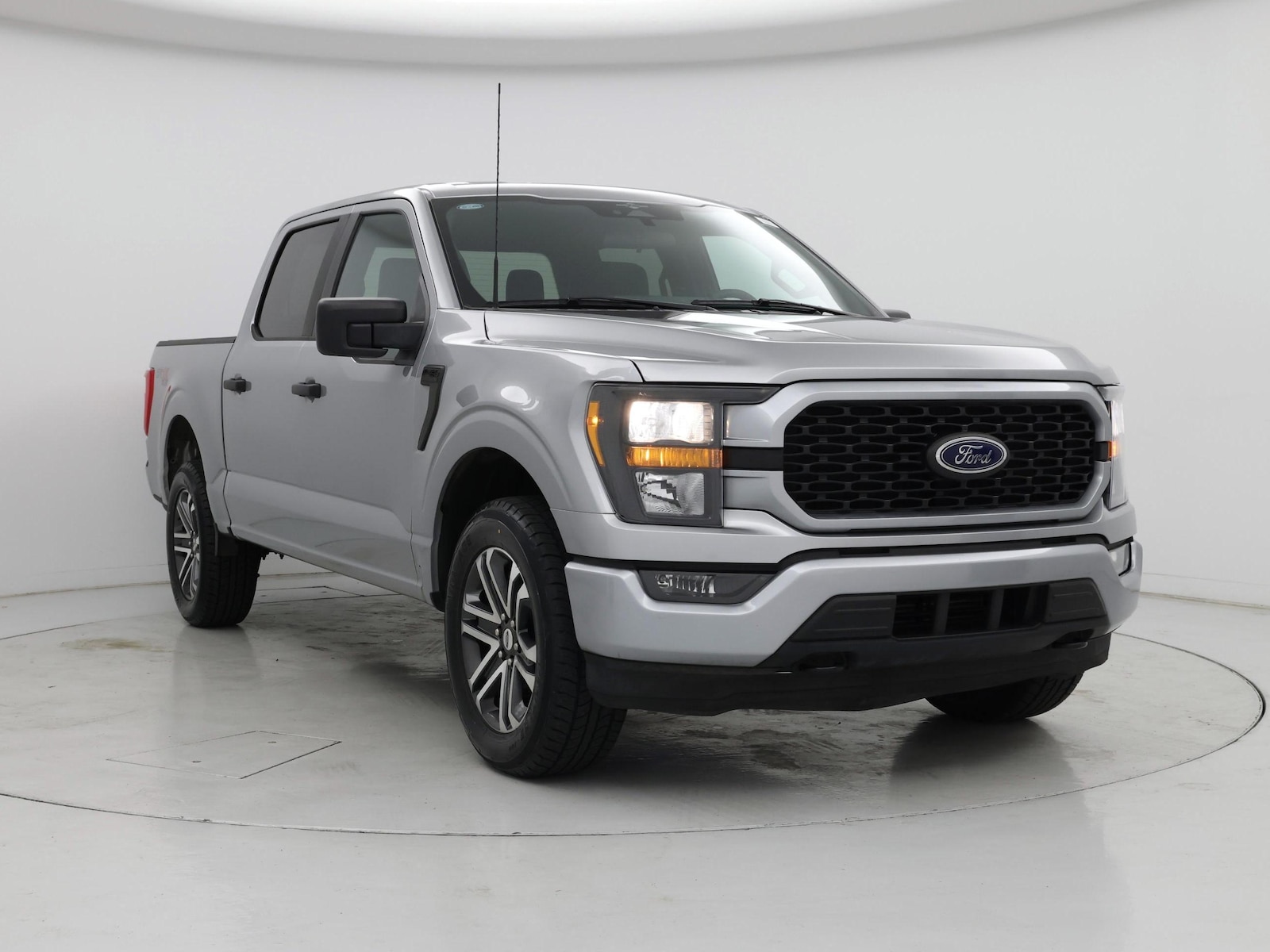2023 Ford F-150 XL - Photo 2