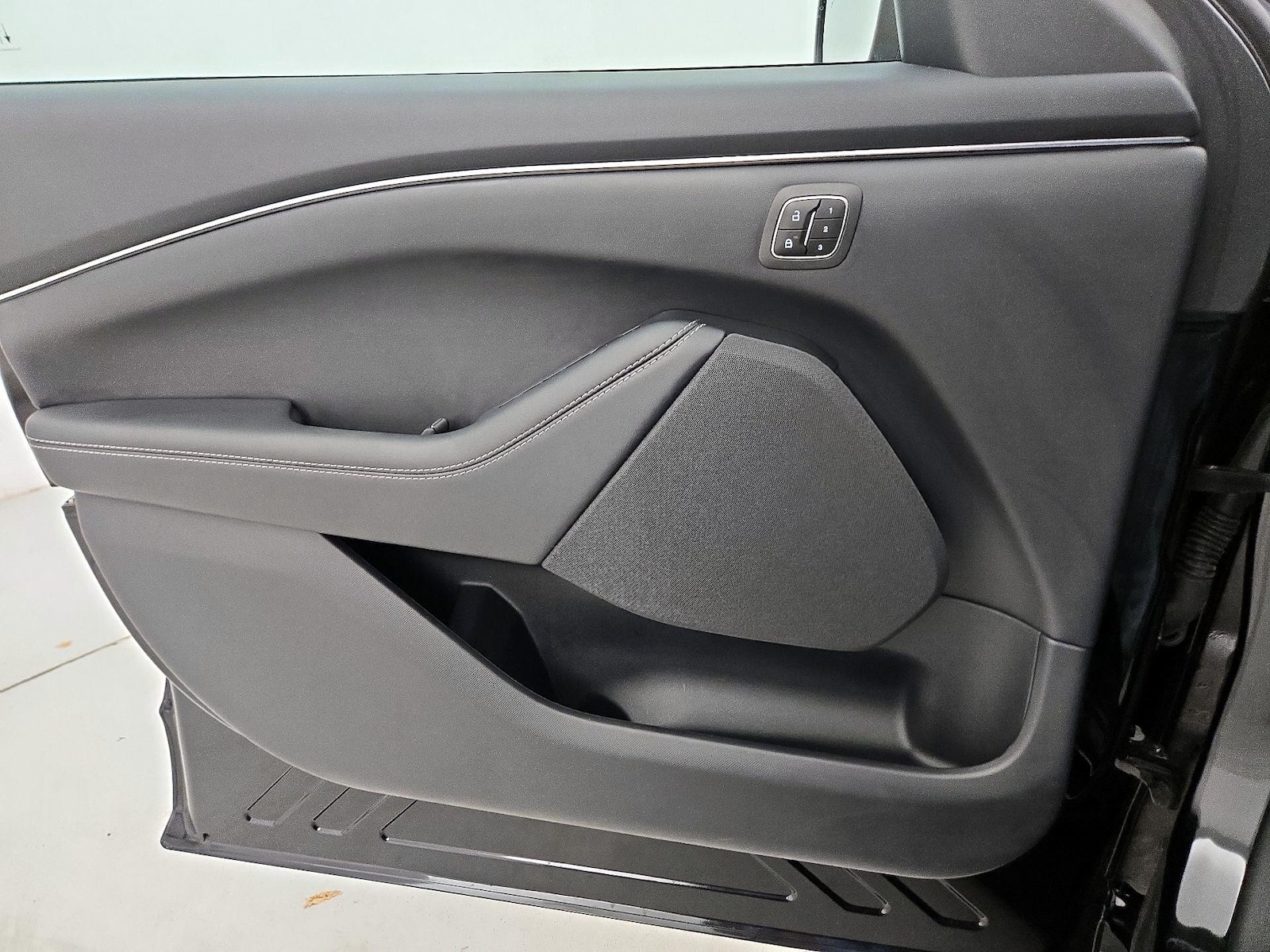 2025 Ford Mustang Mach-E Select AWD - Photo 13