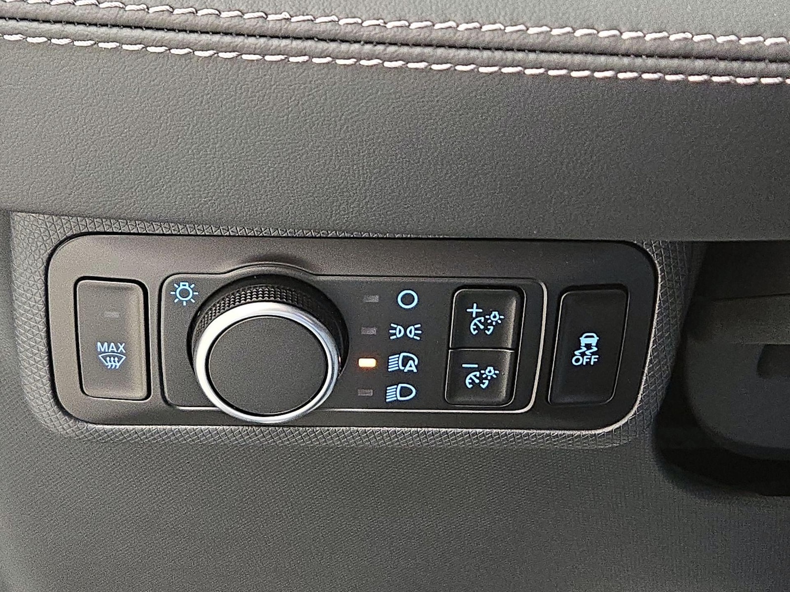 2025 Ford Mustang Mach-E Select AWD - Photo 14