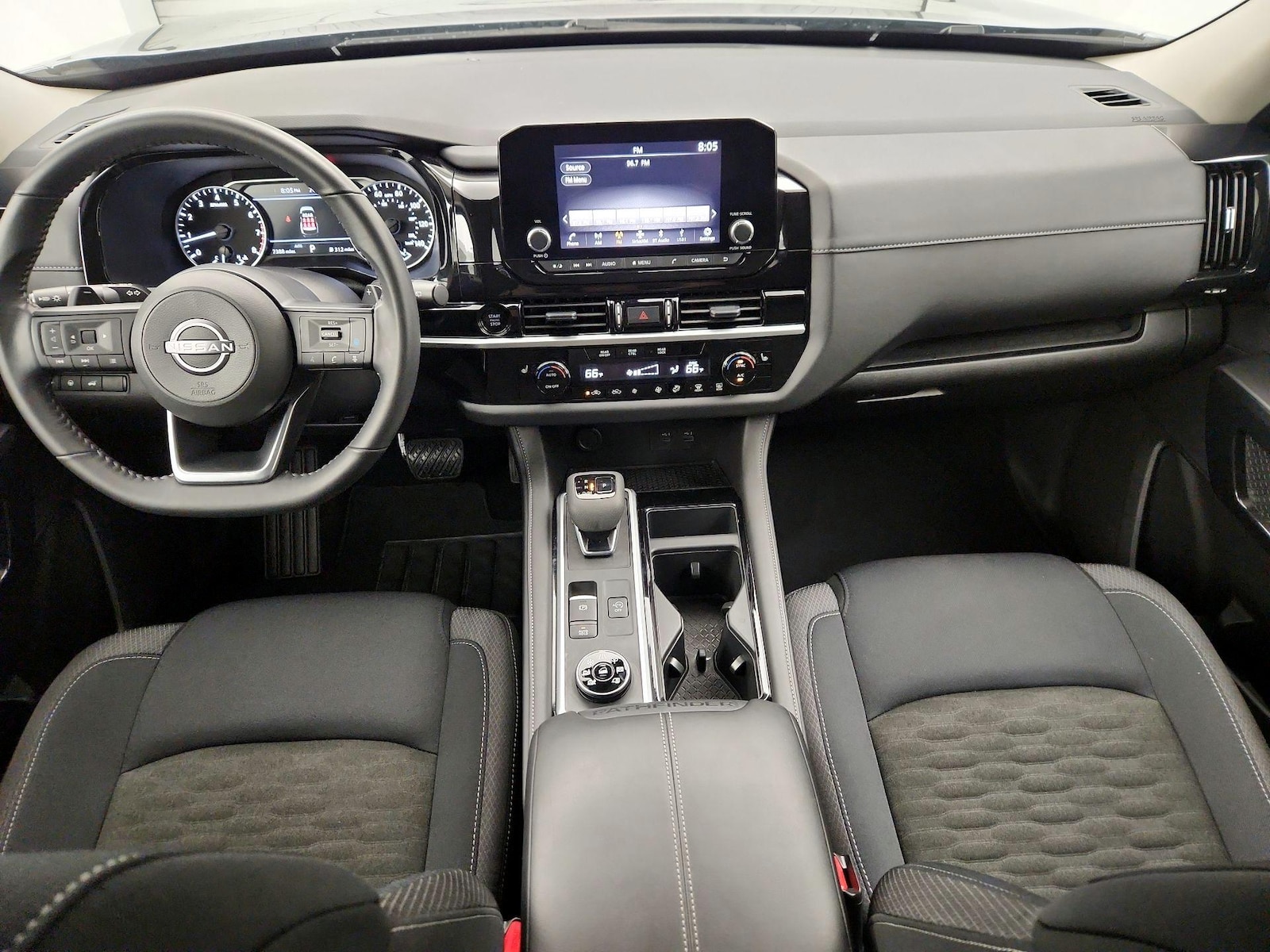 2025 Nissan Pathfinder SV - Photo 10