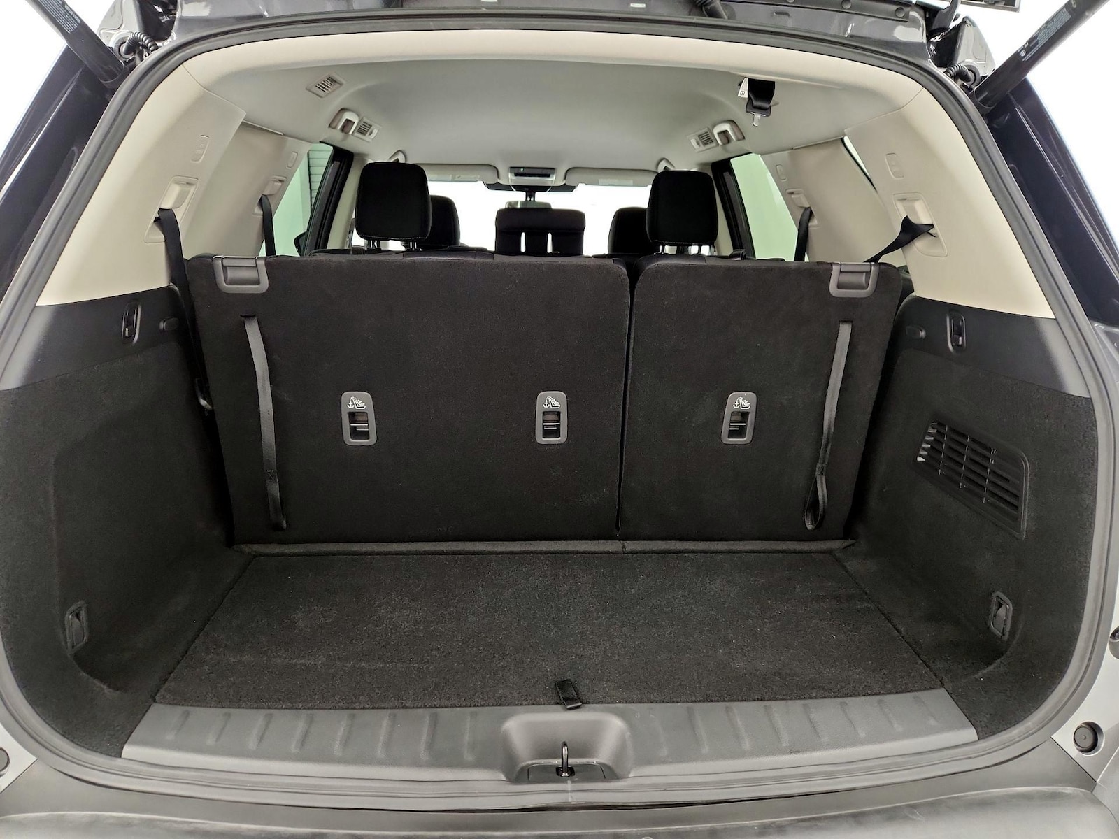 2025 Nissan Pathfinder SV - Photo 22