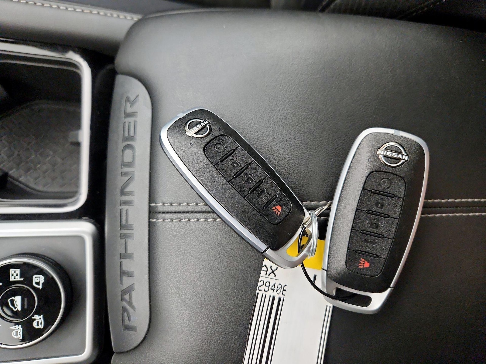 2025 Nissan Pathfinder SV - Photo 25