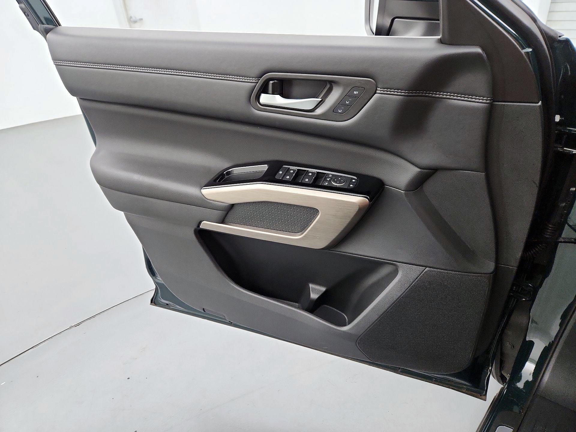Thumbnail: 2025 Nissan Pathfinder - 12
