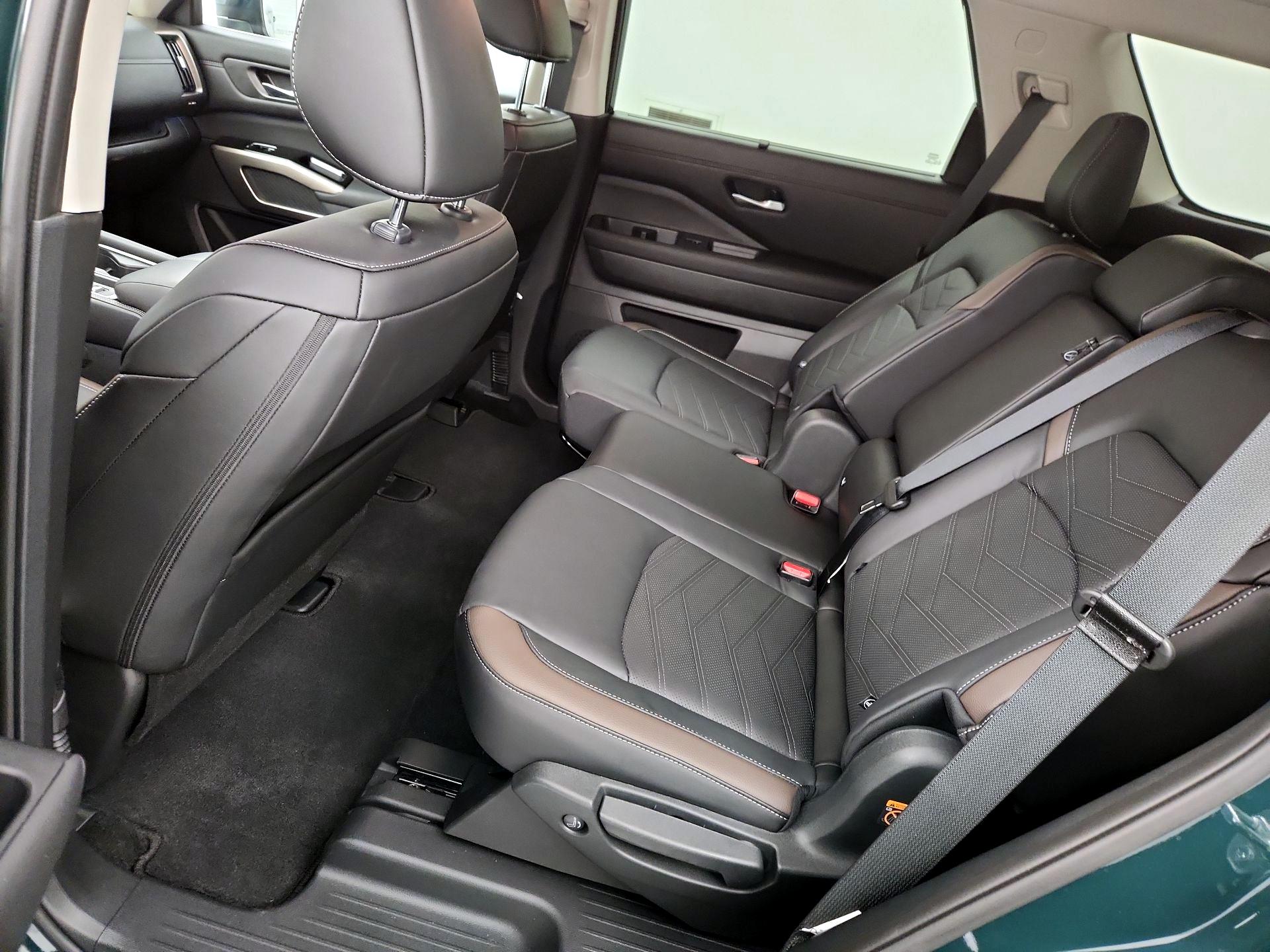 Thumbnail: 2025 Nissan Pathfinder - 18