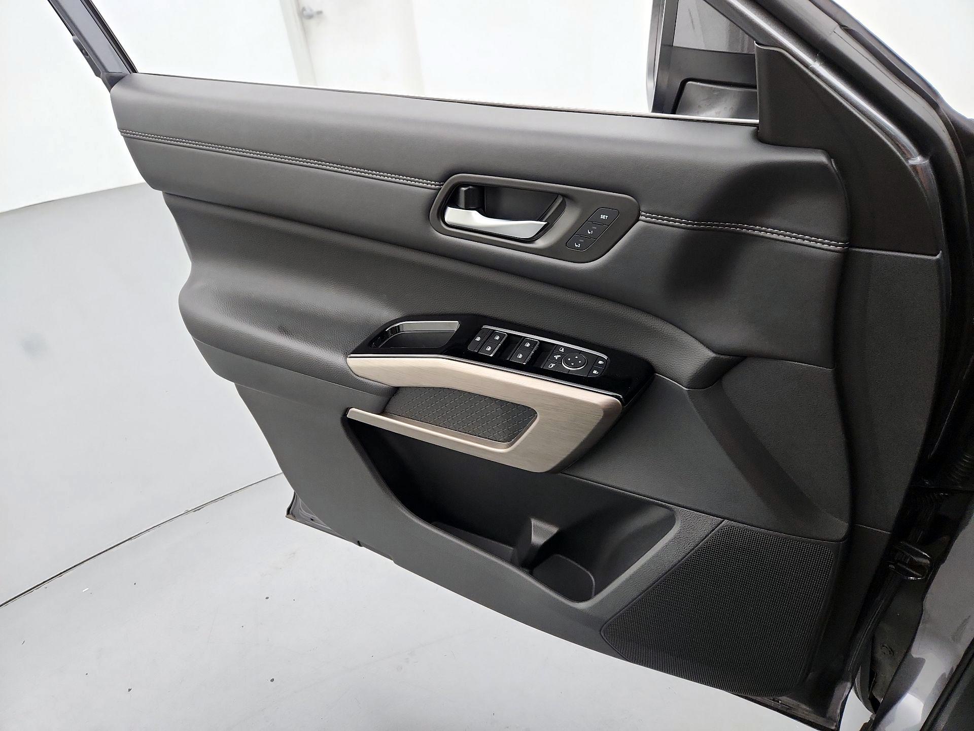 Thumbnail: 2025 Nissan Pathfinder - 12
