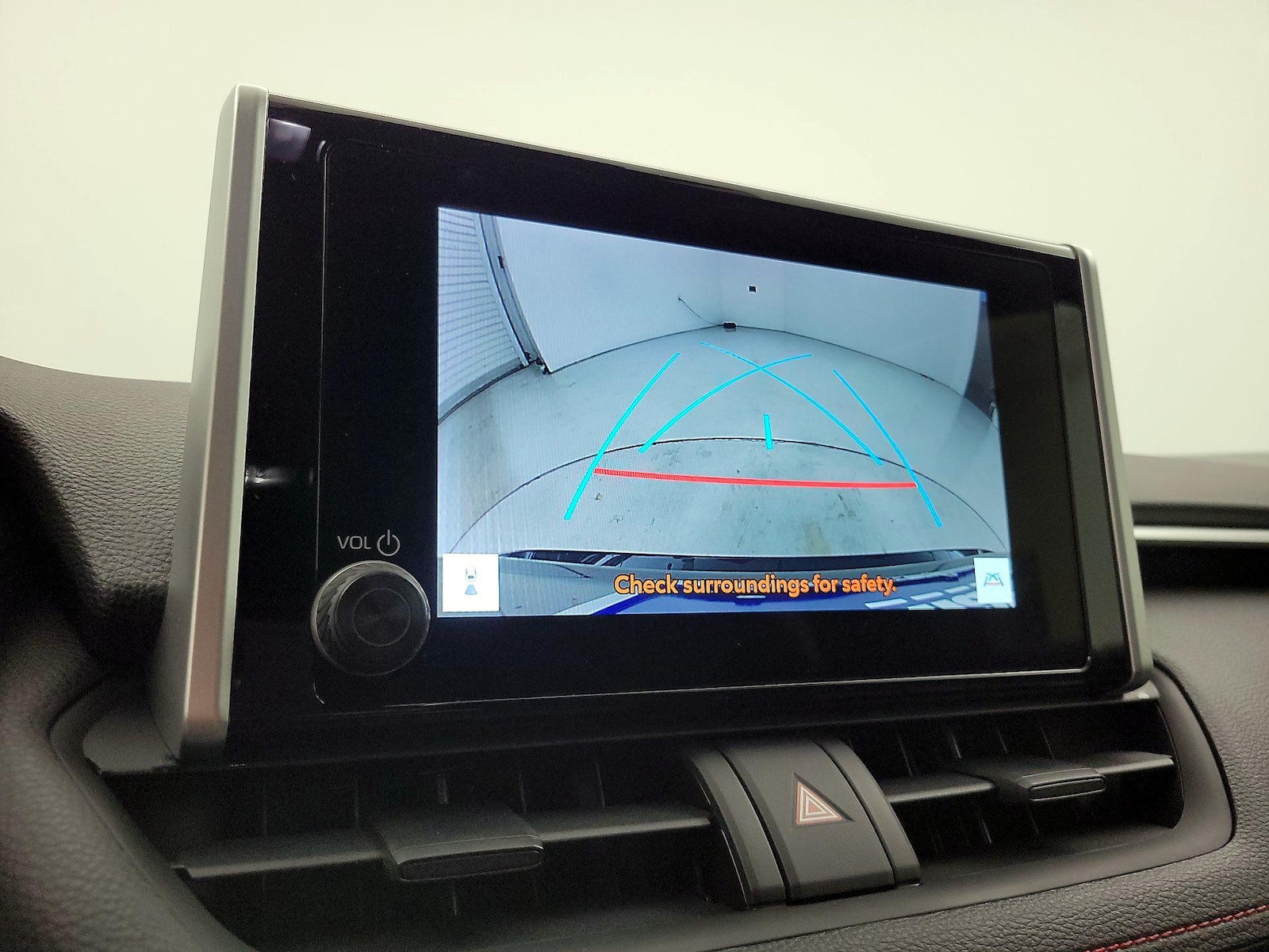 2025 Toyota RAV4 SE - Photo 16