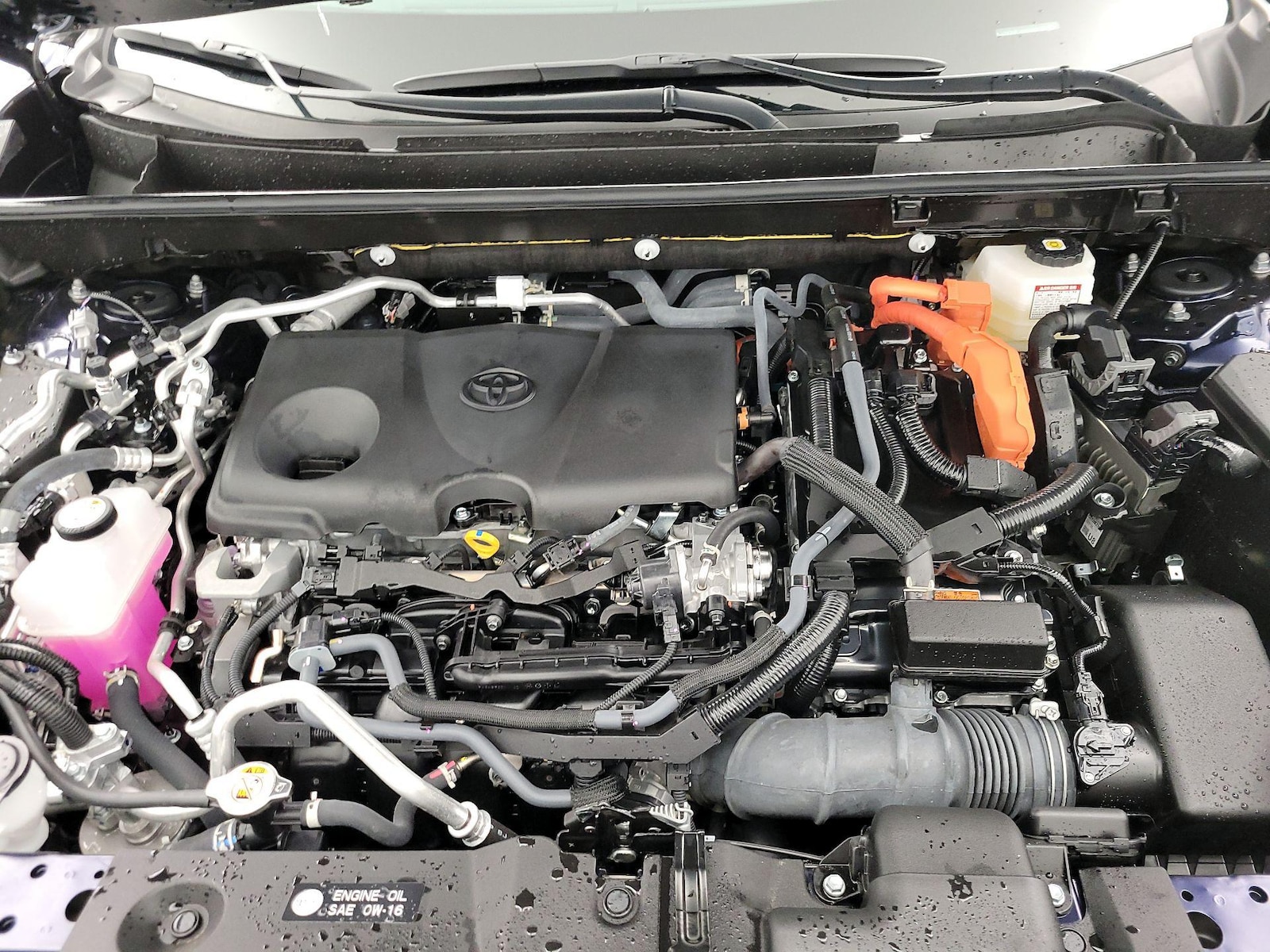 2025 Toyota RAV4 SE - Photo 23