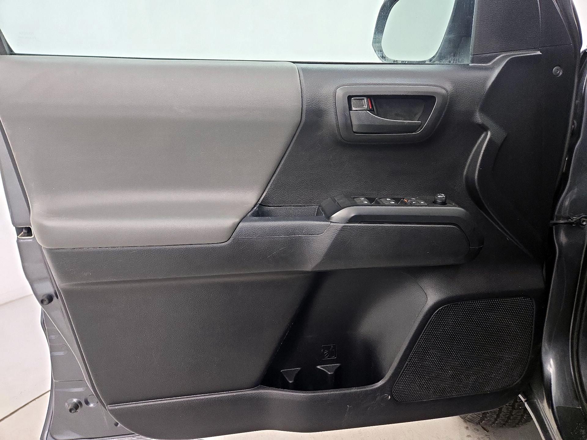 Thumbnail: 2021 Toyota Tacoma - 12
