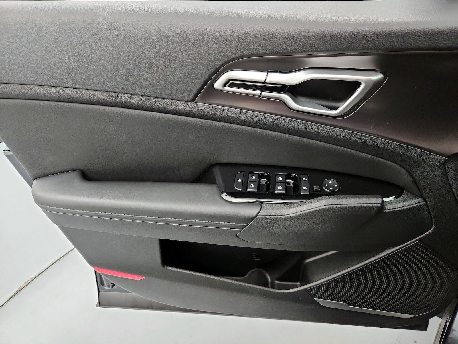 2024 Kia Sportage EX - Photo 13