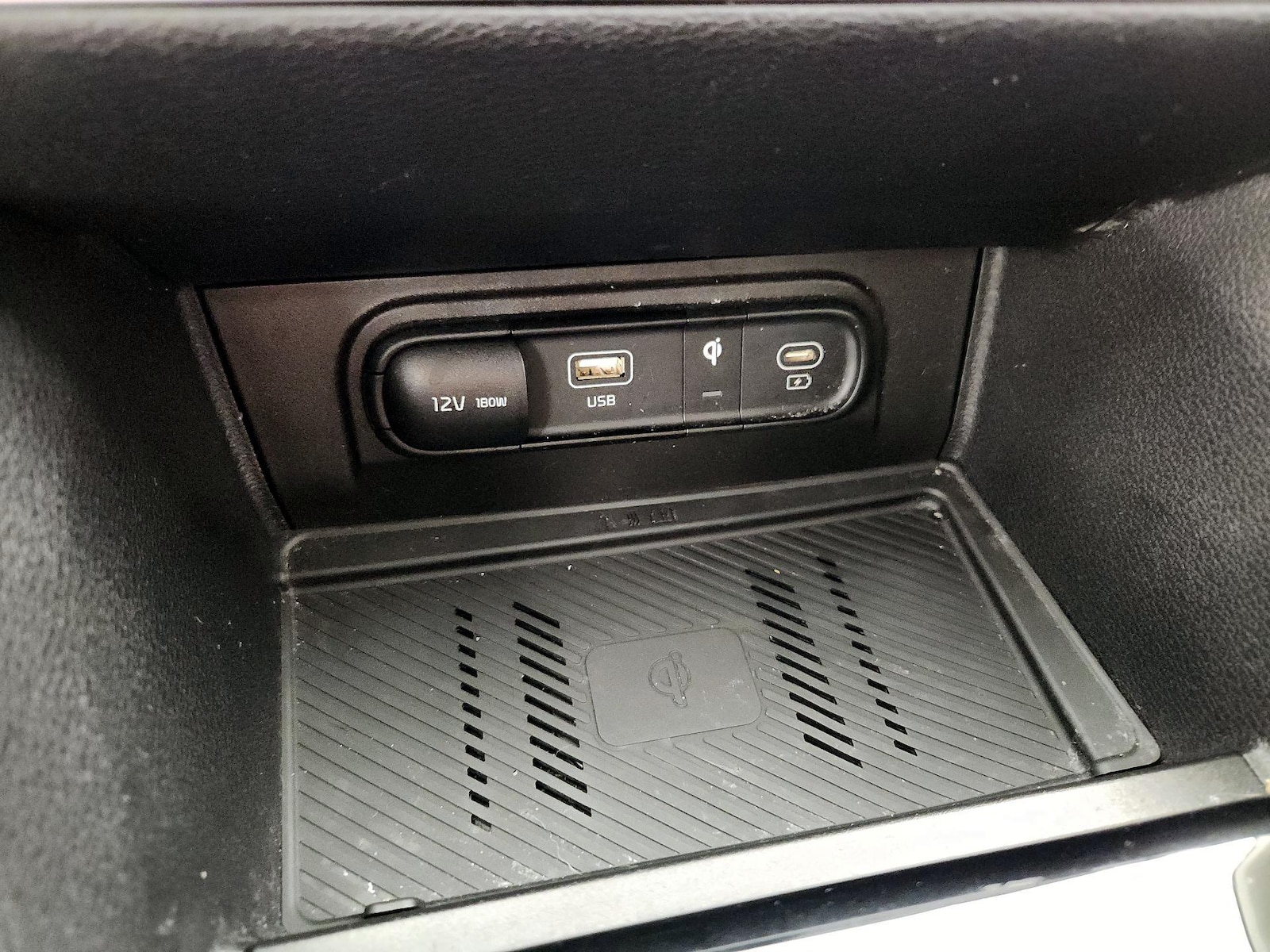 2024 Kia Sportage EX - Photo 20